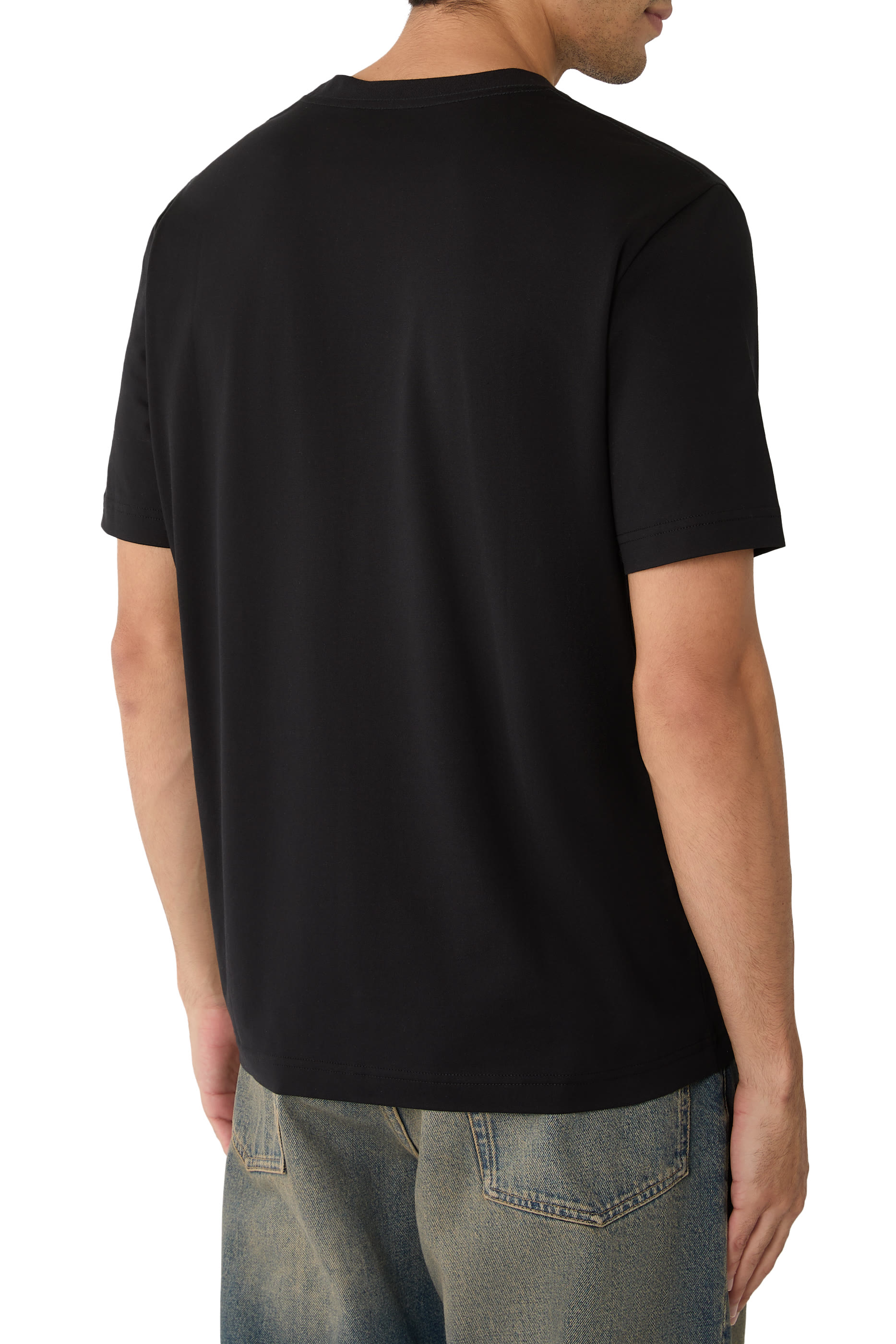 تيشيرت بشعار الماركة