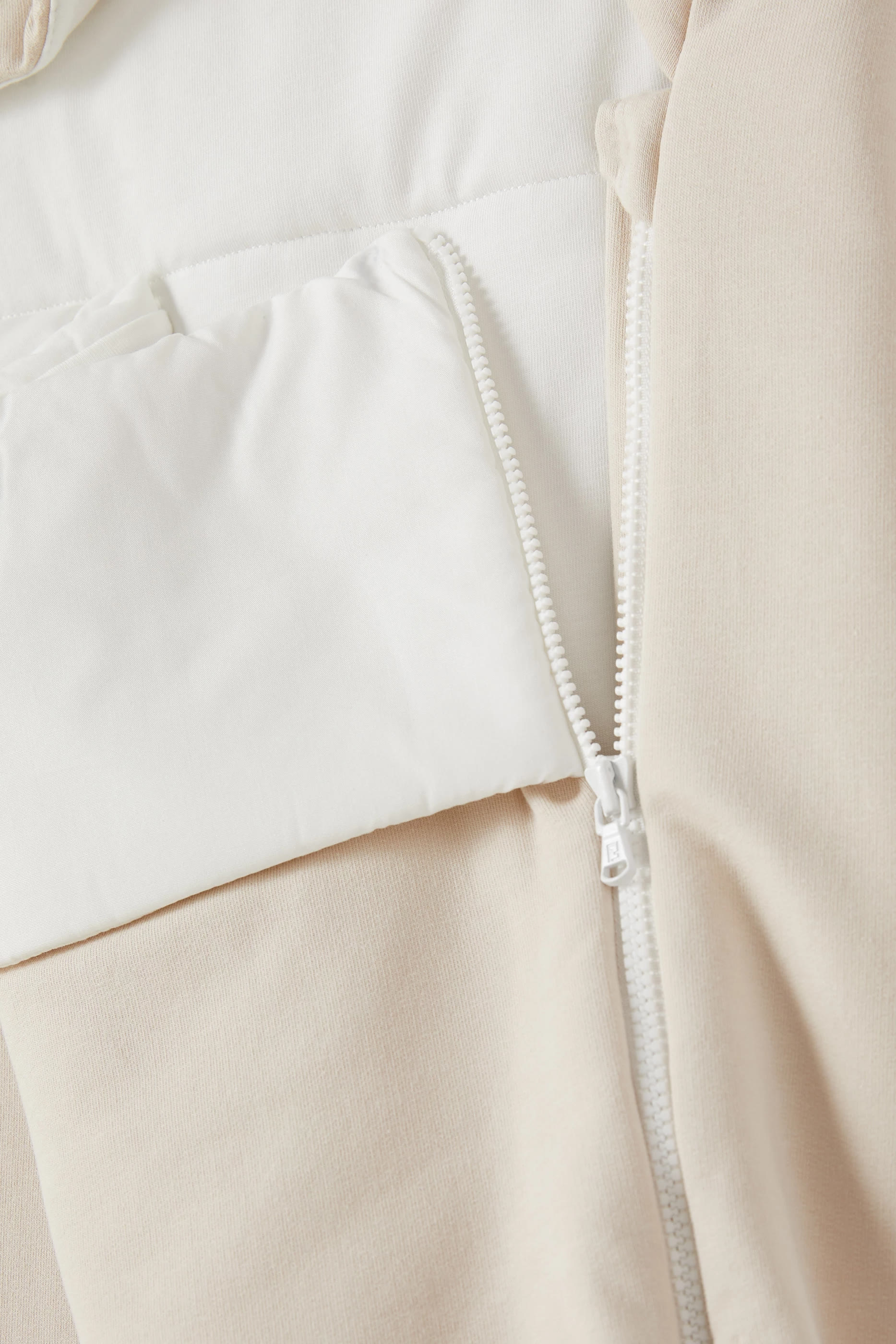 بطانية بشعار الماركة جيرسيه للأطفال