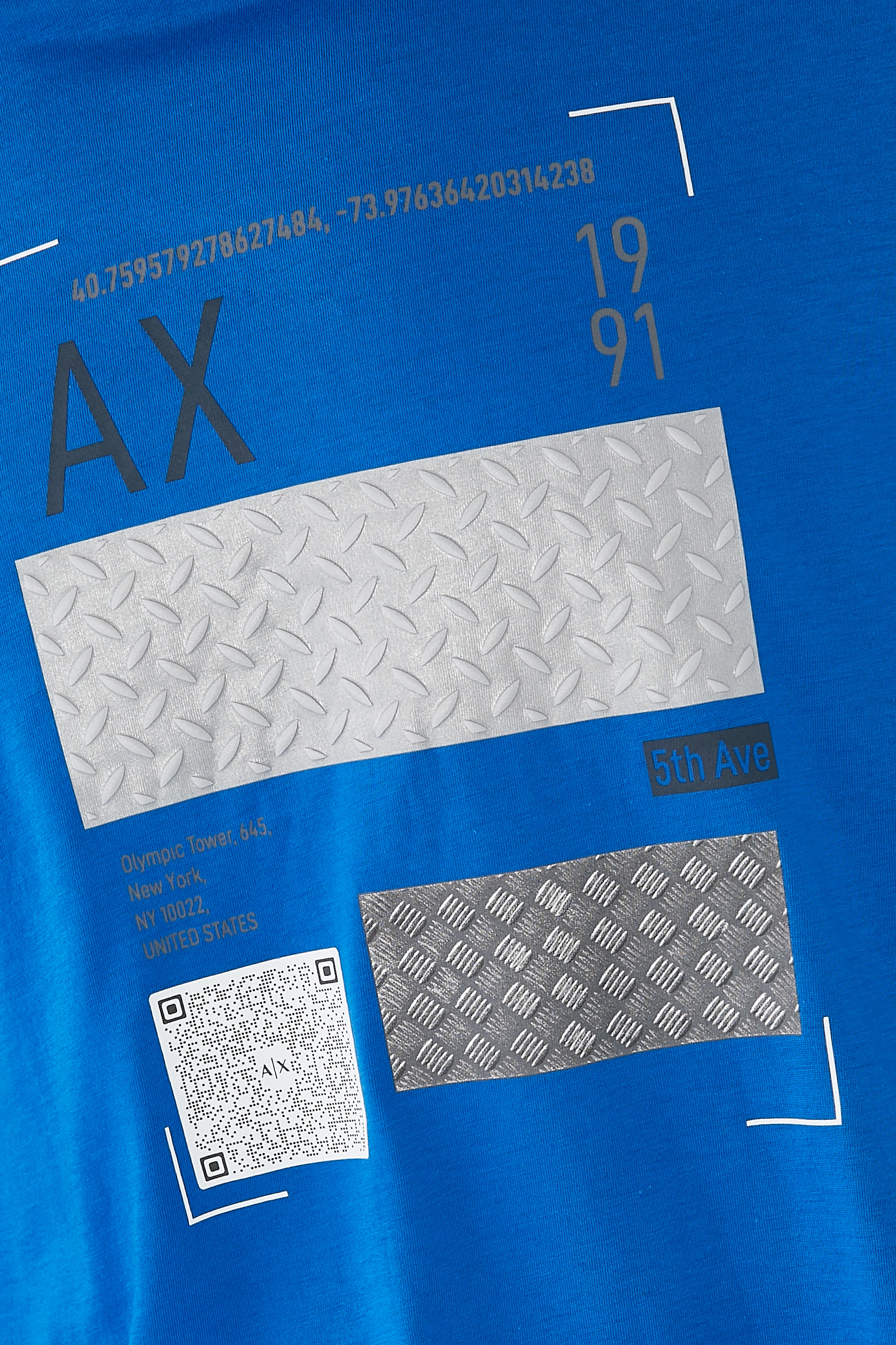 تيشيرت جمنازيوم بياقة ضيقة