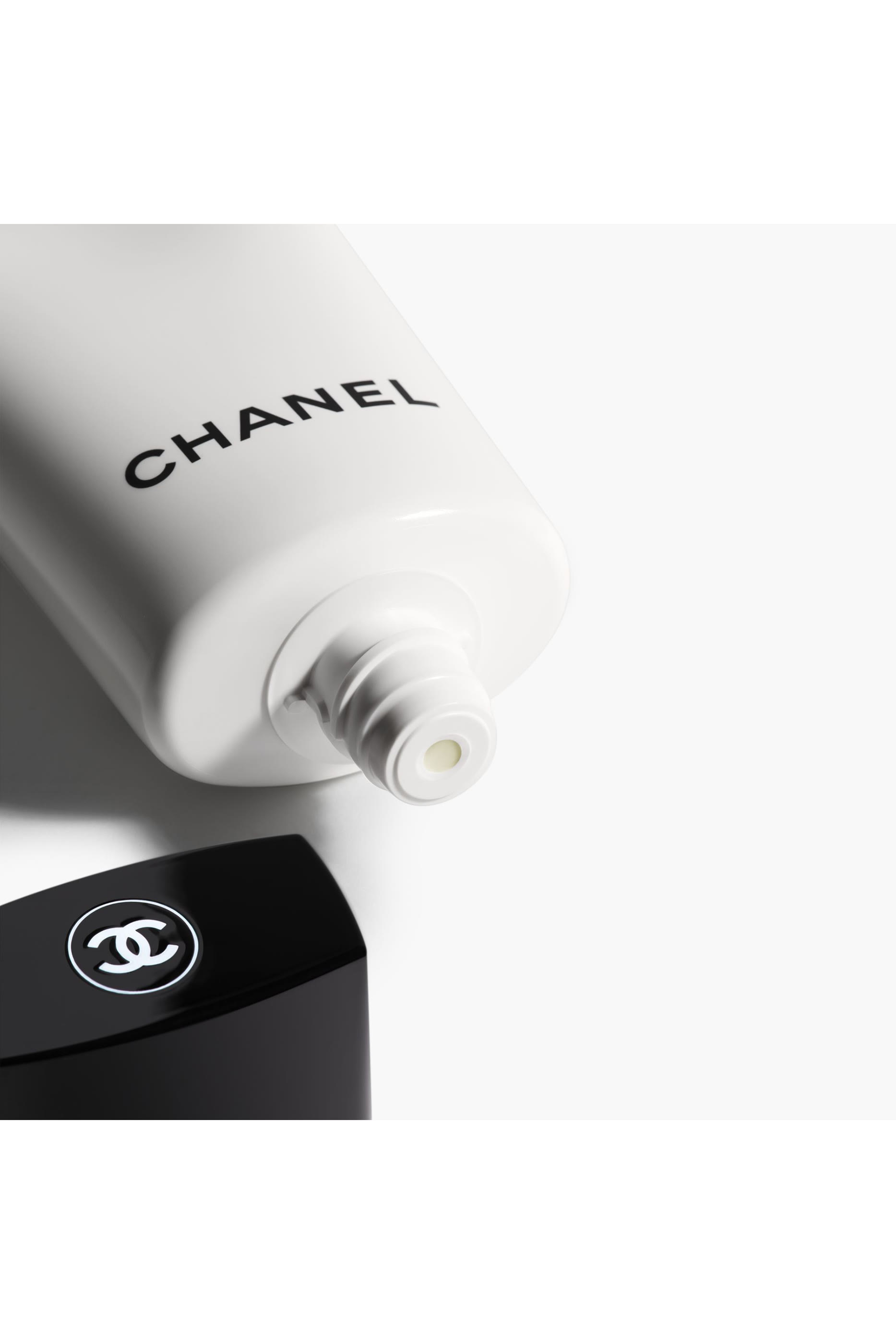 غسول لا موس كاميليا منظف من كريمي إلى رغوي