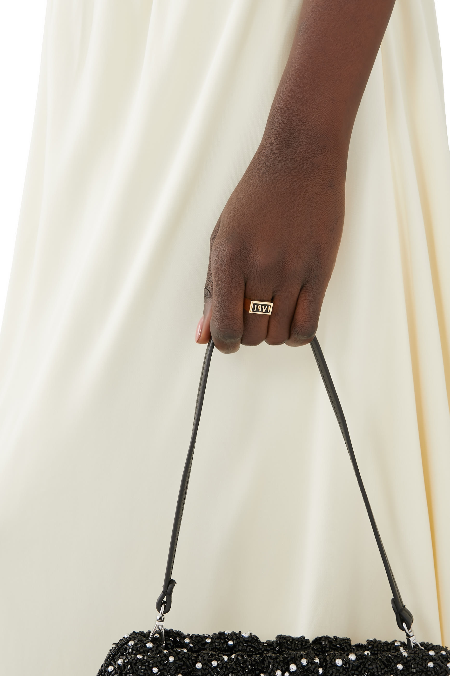 خاتم بواجهة محفورة ب1971 ذهب أصفر عيار 18 ومينا