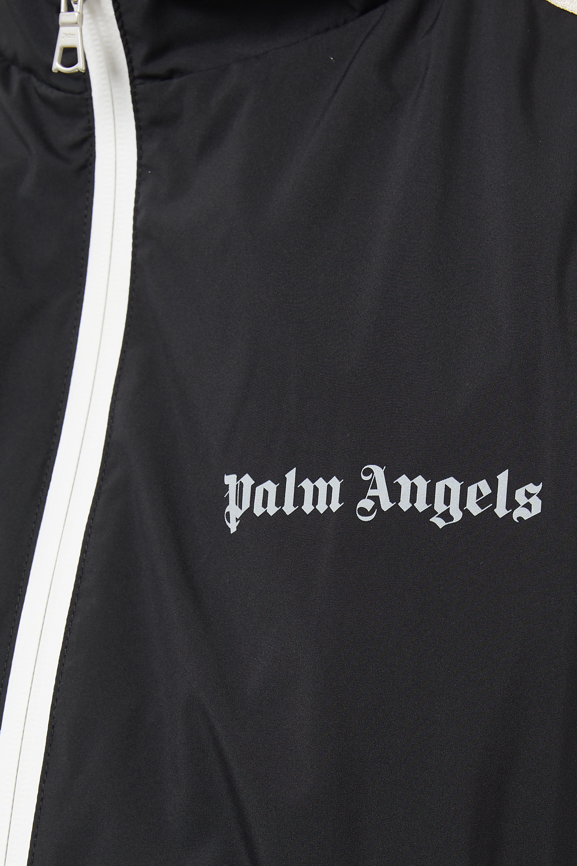 فيست كلاسيكي بشعار الماركة