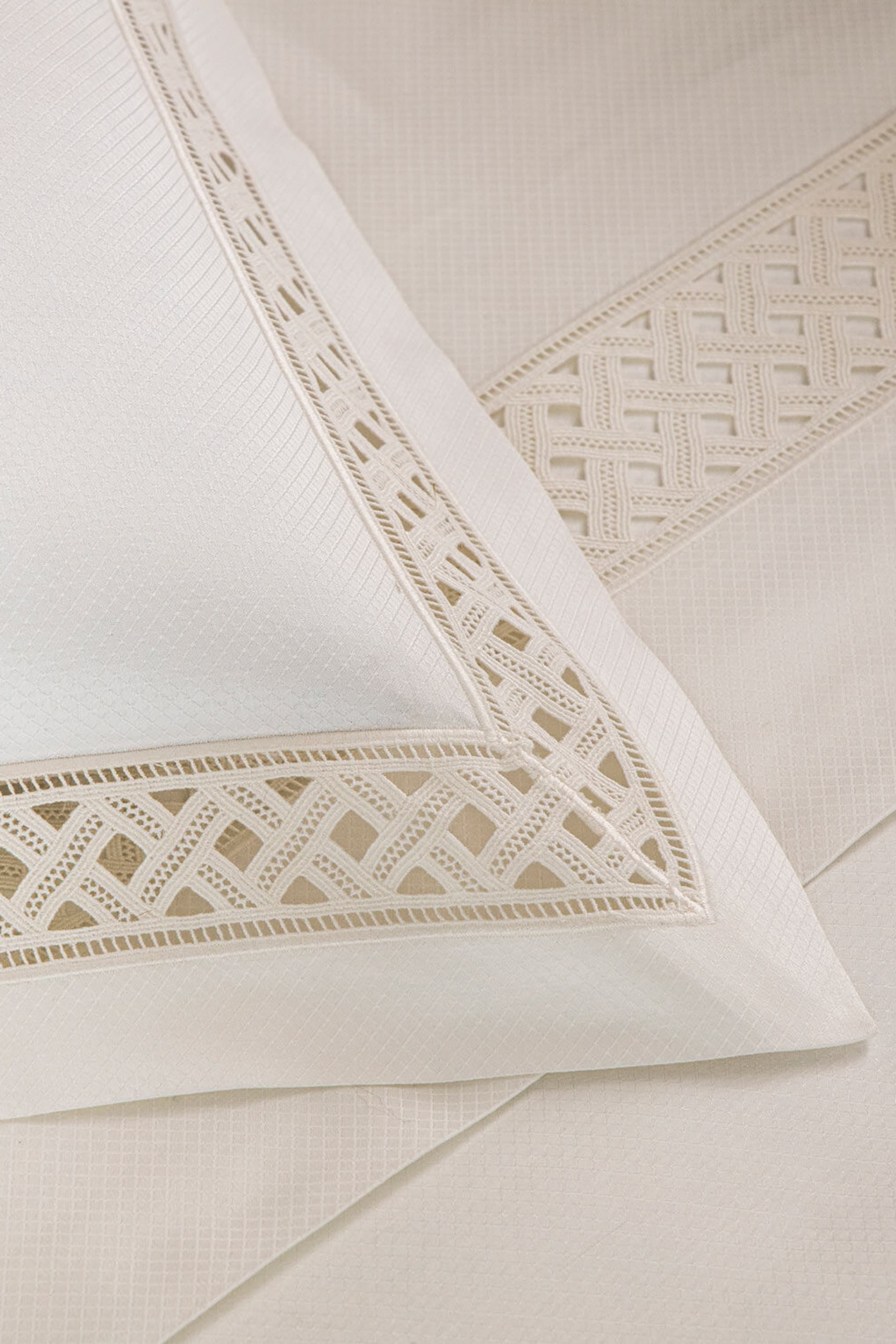 غطاء وسادة شام دانتيل بنقشة مربعات