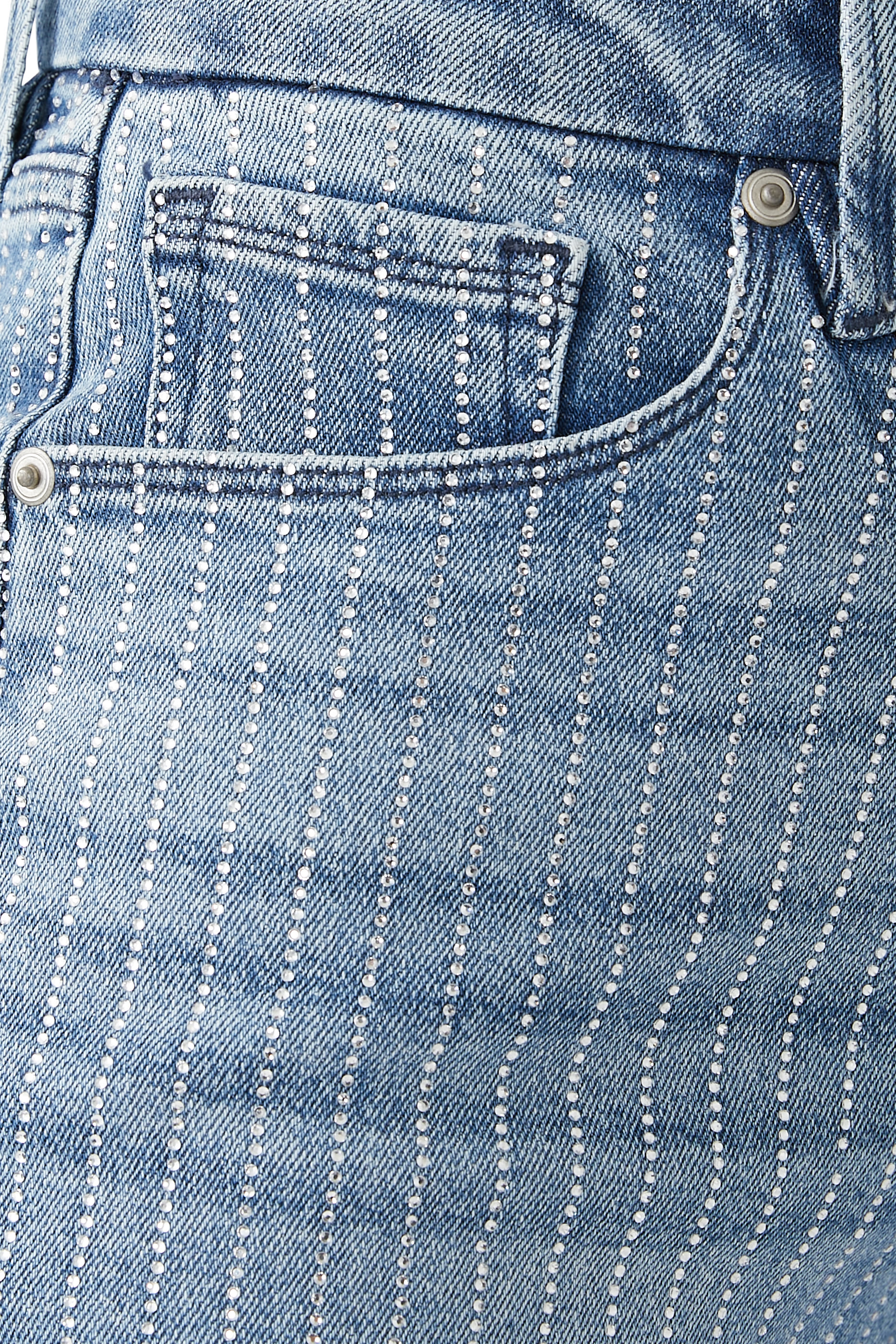 بنطال جينز غود ايكون بقصة ساق مستقيمة مرصع بأحجار الراين