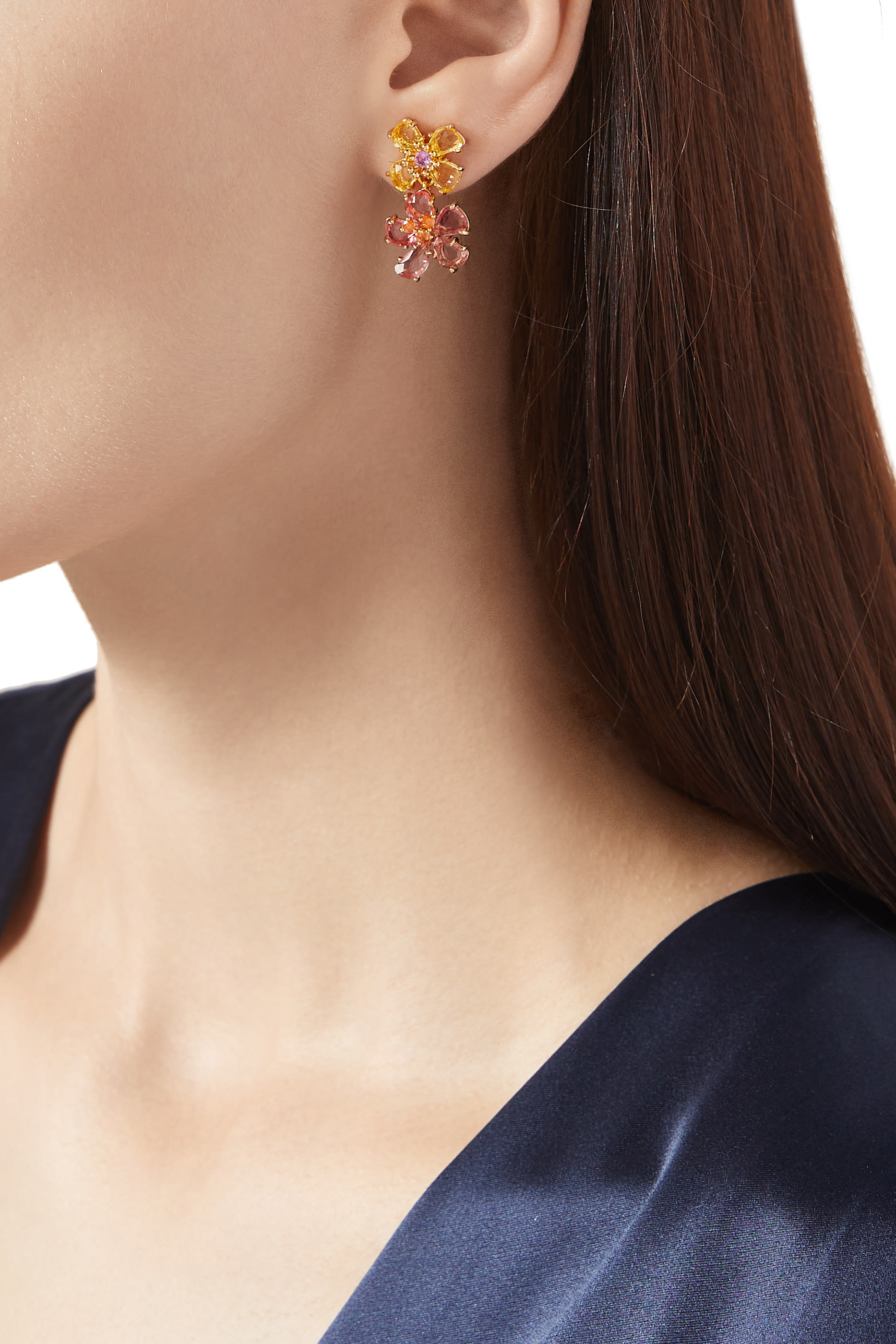 أقراط باردايس متدلية بتصميم زهرة مزدوجة مرصعة بأحجار زجاجية وأحجار زركونيا مكعبة، معدن مطلي ومشابك تيتانيوم