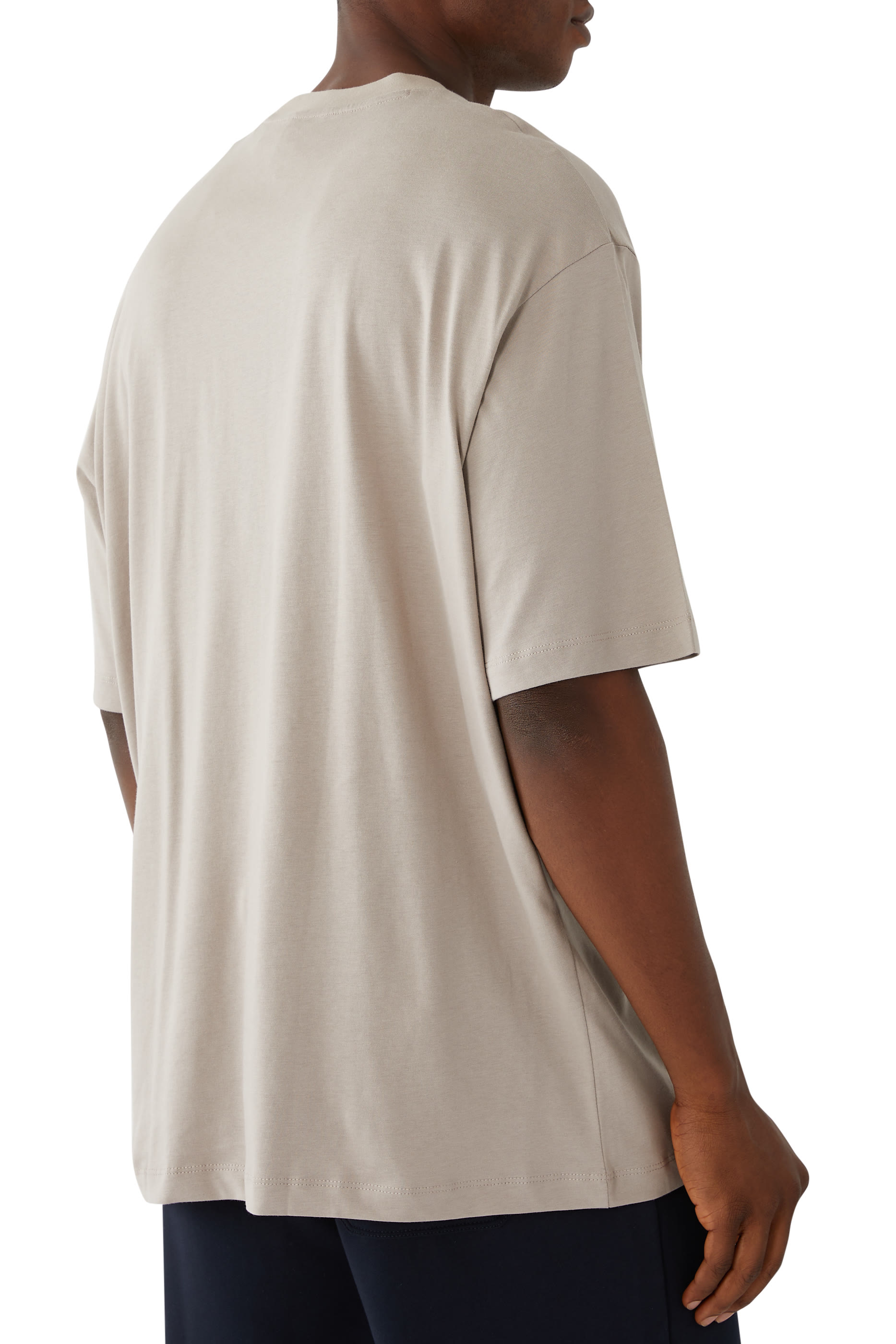 تيشيرت ذا جمنازيوم بياقة ضيقة