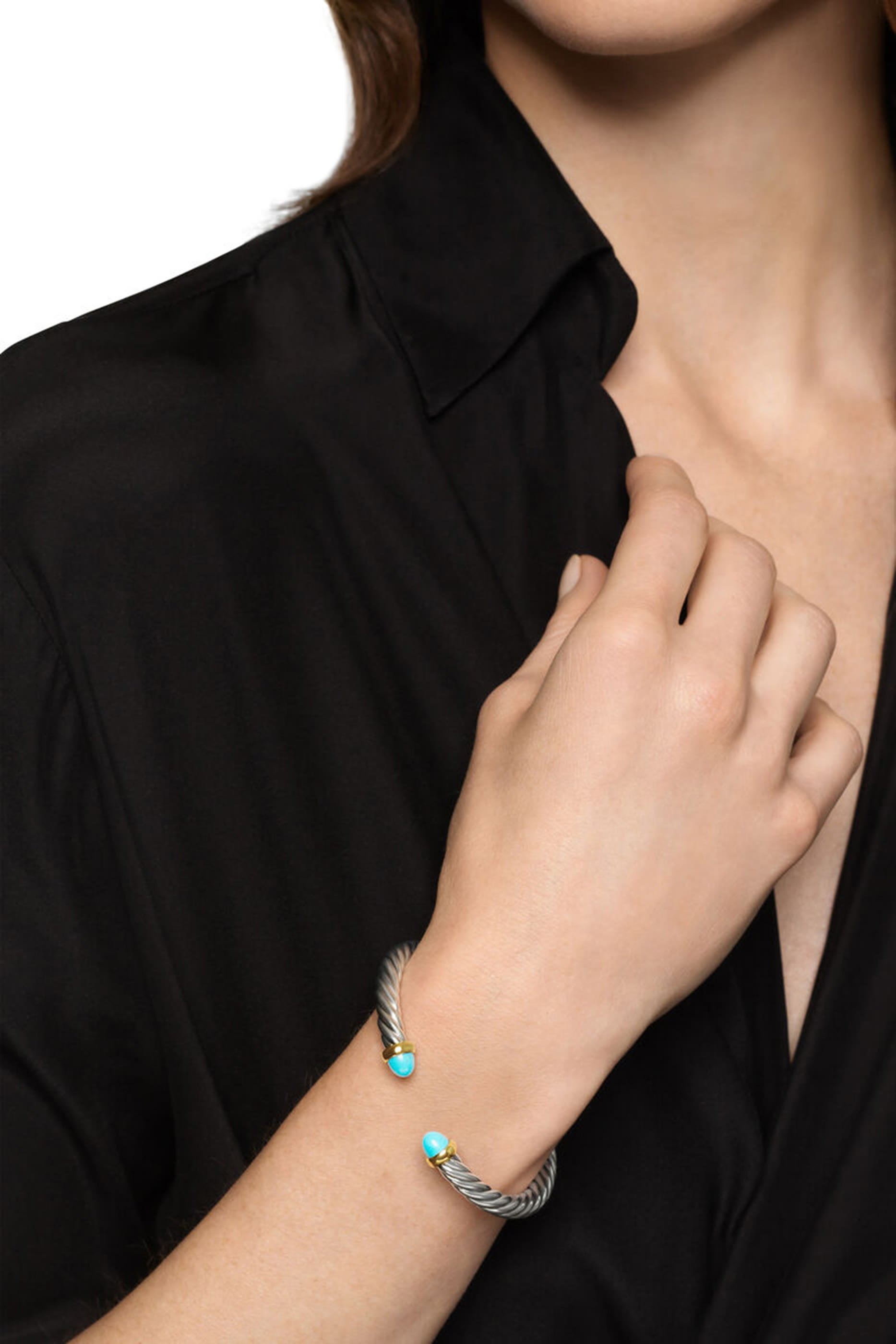 سوار بتصميم مجدول مرن وحلية على شكل حرف X، فضة إسترلينية وذهب أصفر عيار 14