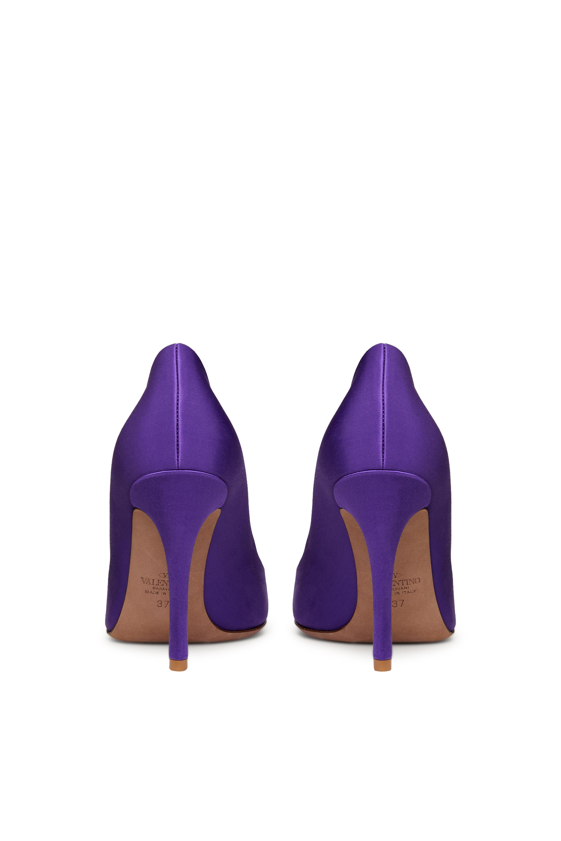 حذاء كلاسيك فالنتينو غارافاني 100 ستان مرصع بحلية هرمية