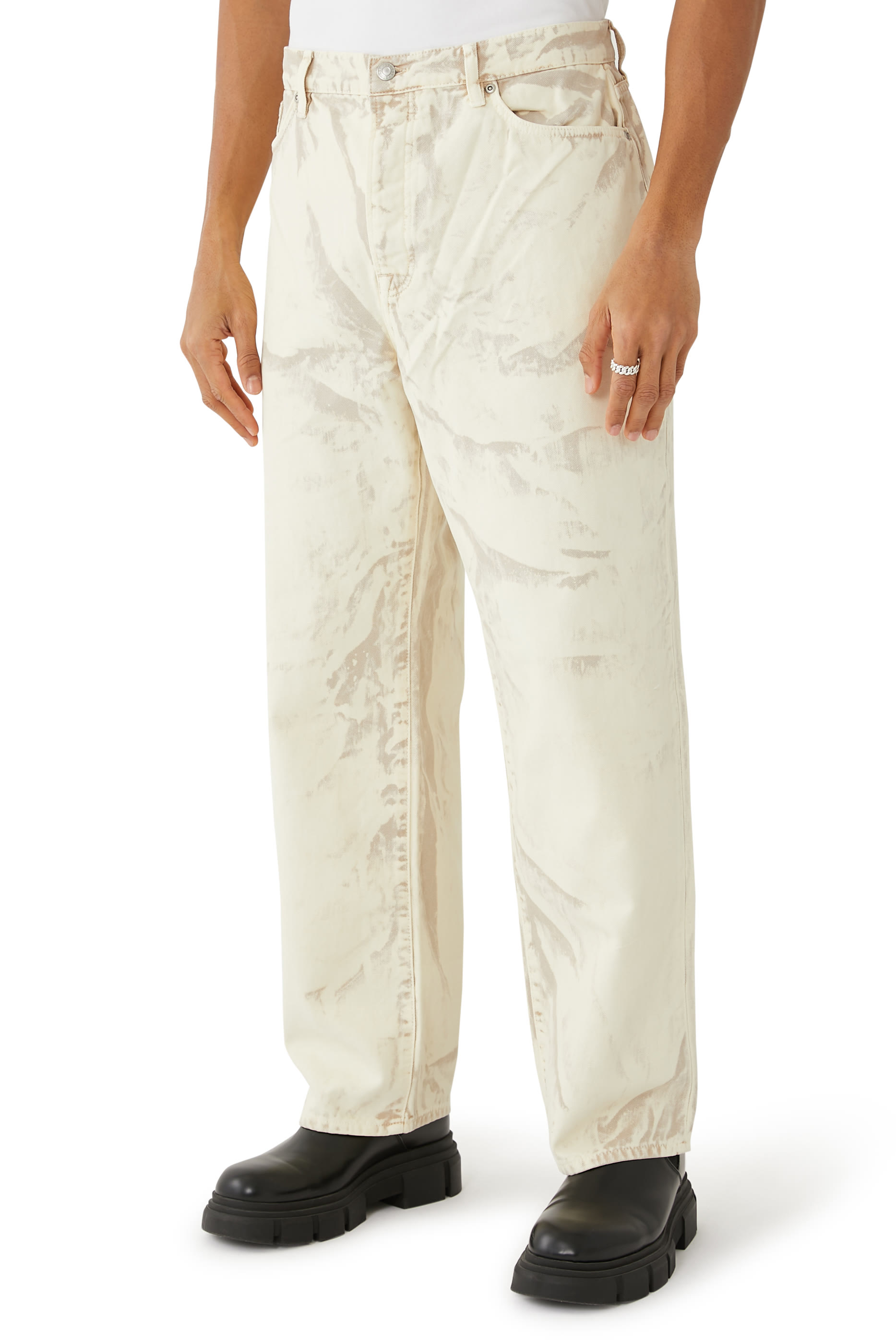 بنطال جينز بيج اول بتفاصيل ممزقة