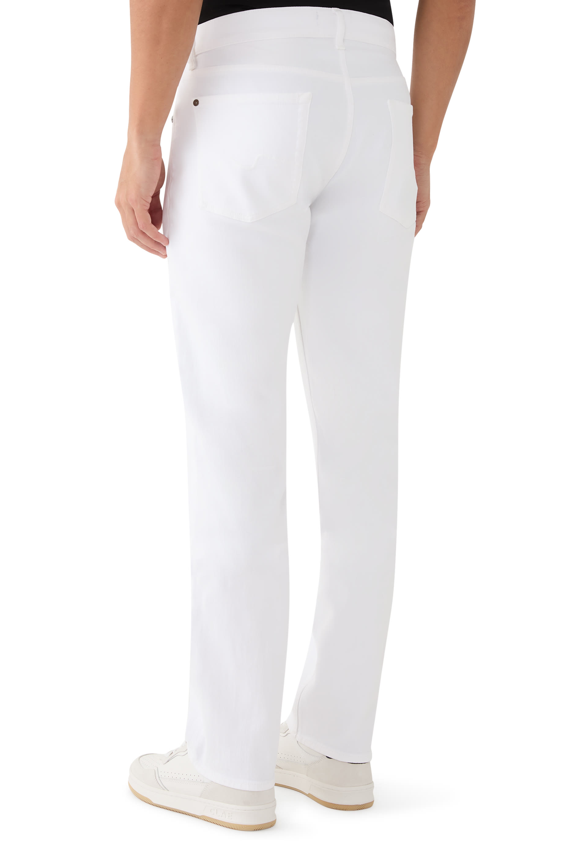 بنطال جينز بقصة ساق مستقيمة