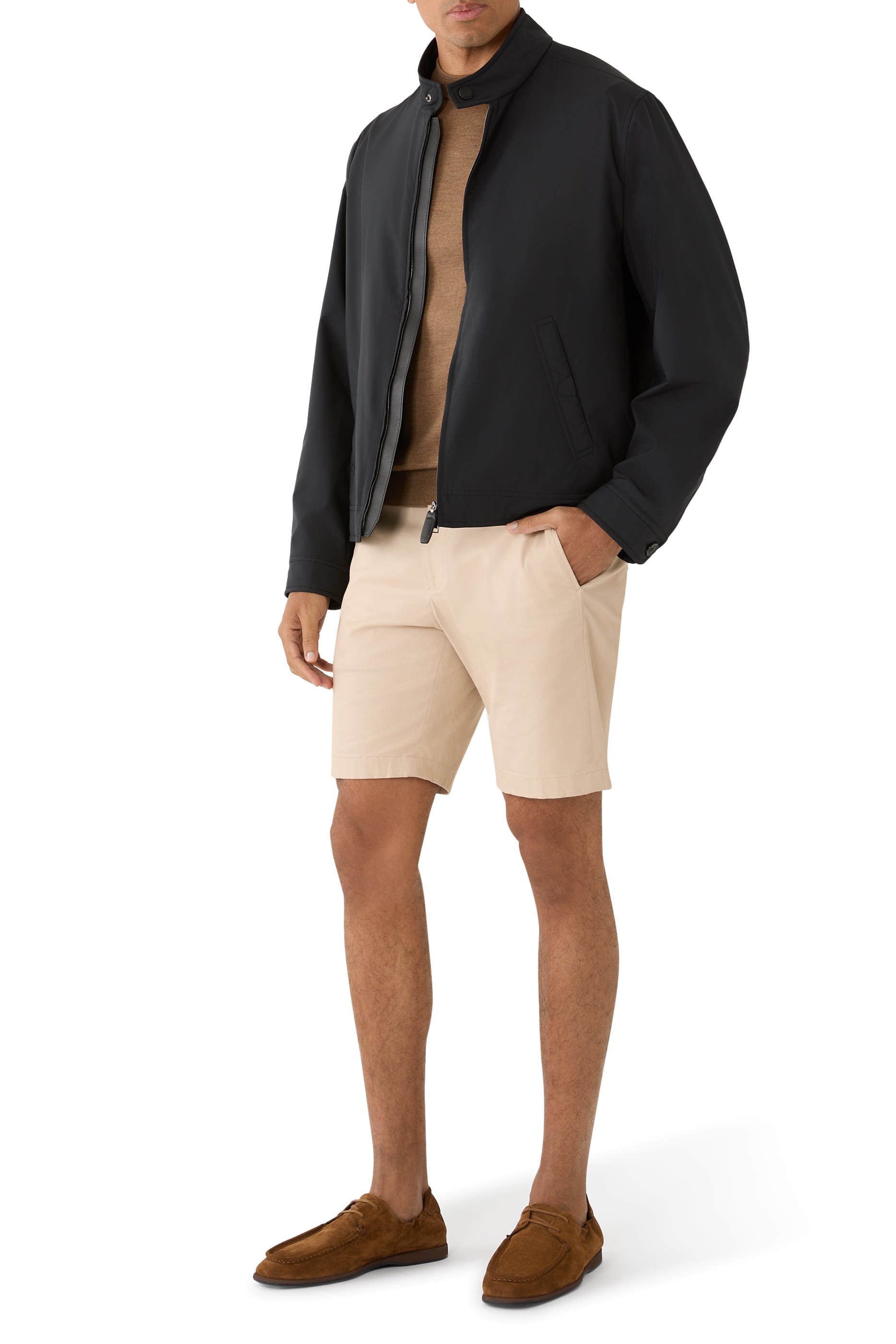 جاكيت بياقة عالية