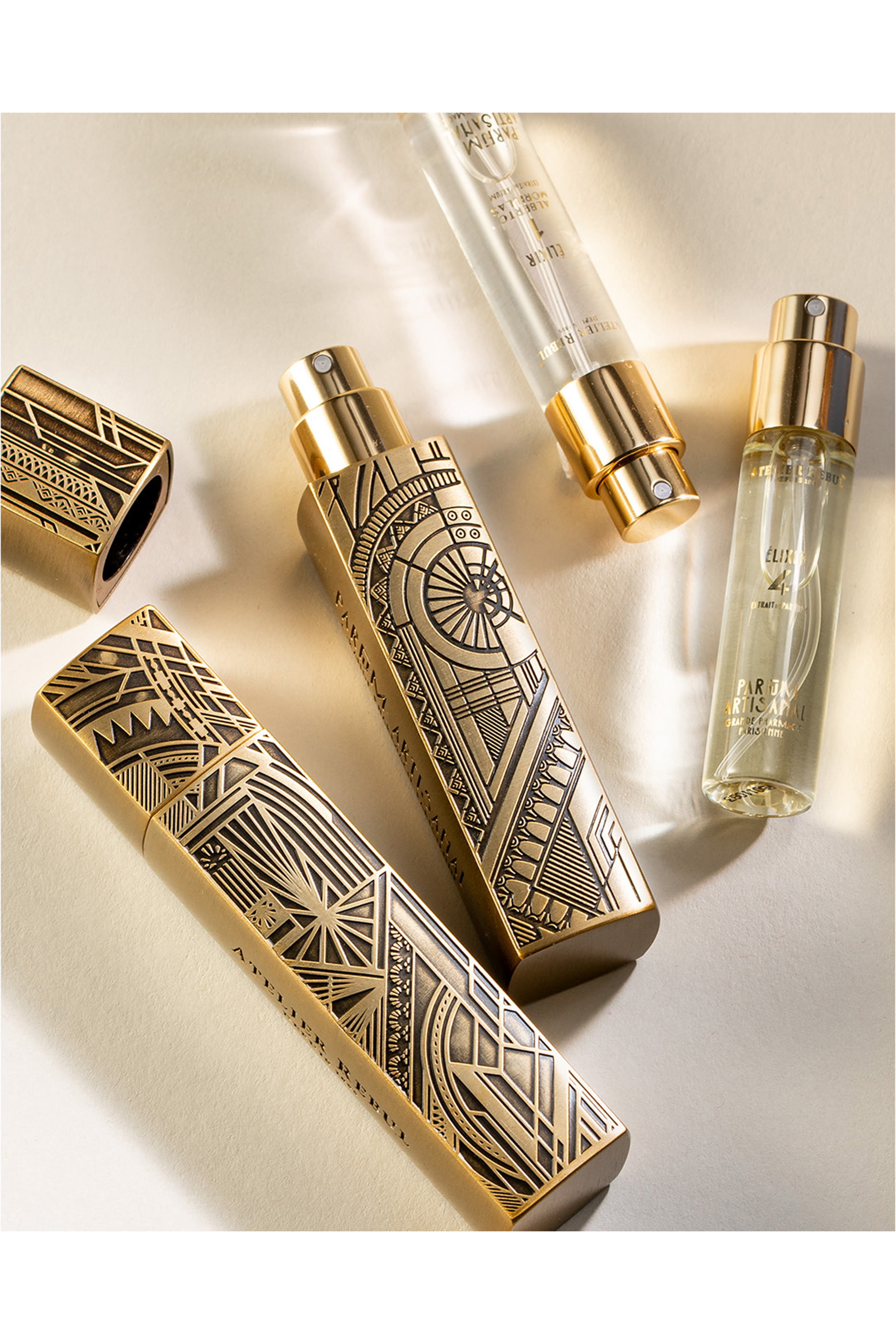 حافظة عطر نوماد أرتيسال بحجم مناسب للسفر