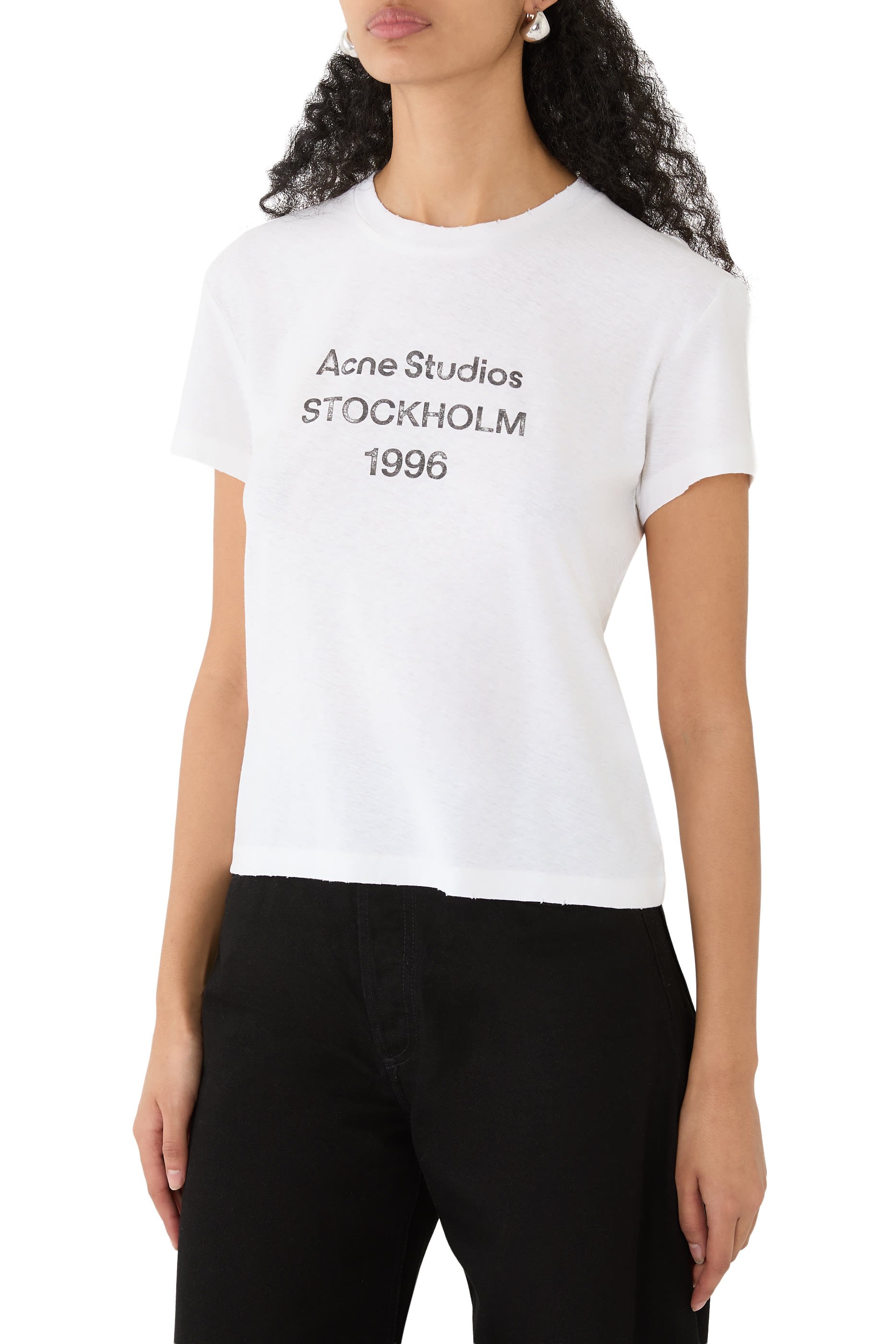 تيشيرت بشعار الماركة