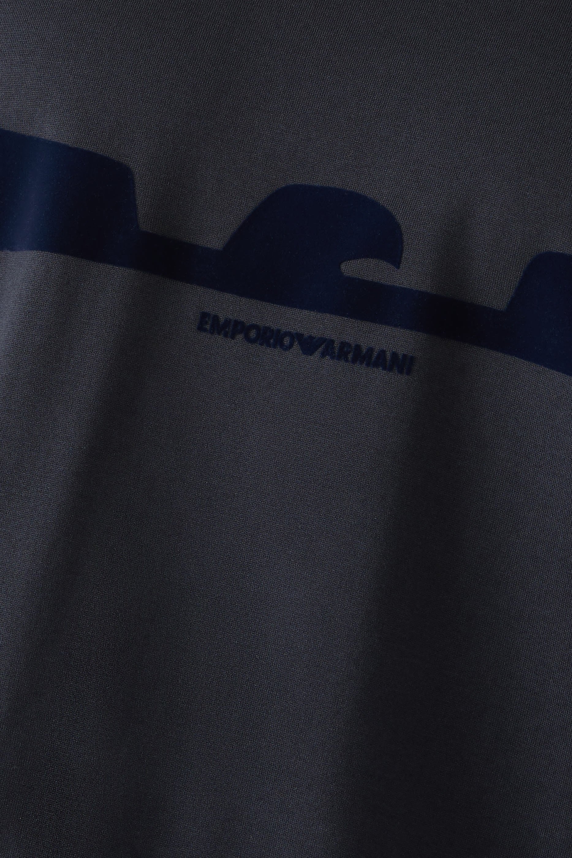 تيشيرت بشعار الماركة قطن