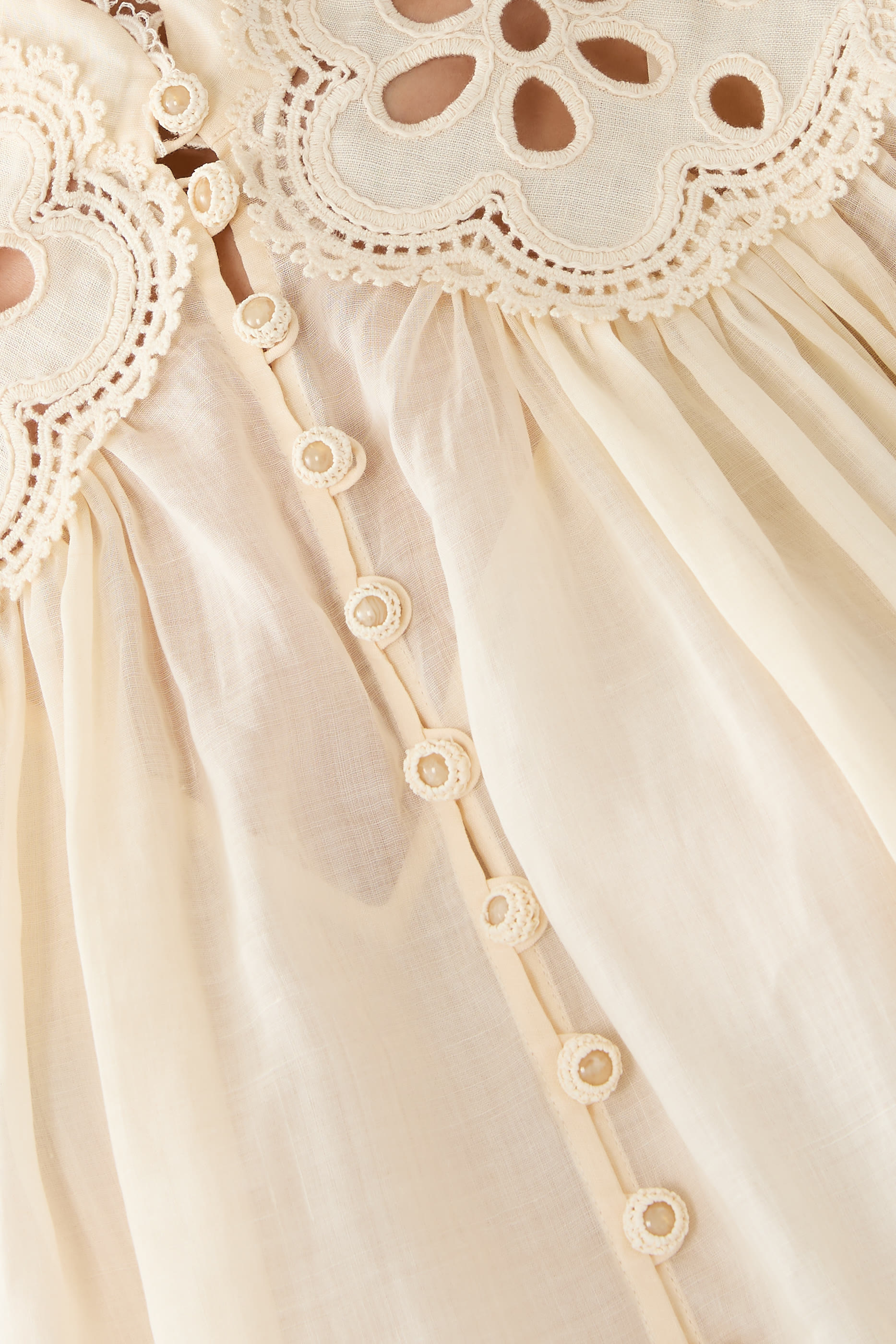 بلوزة كوكو بتطريزات