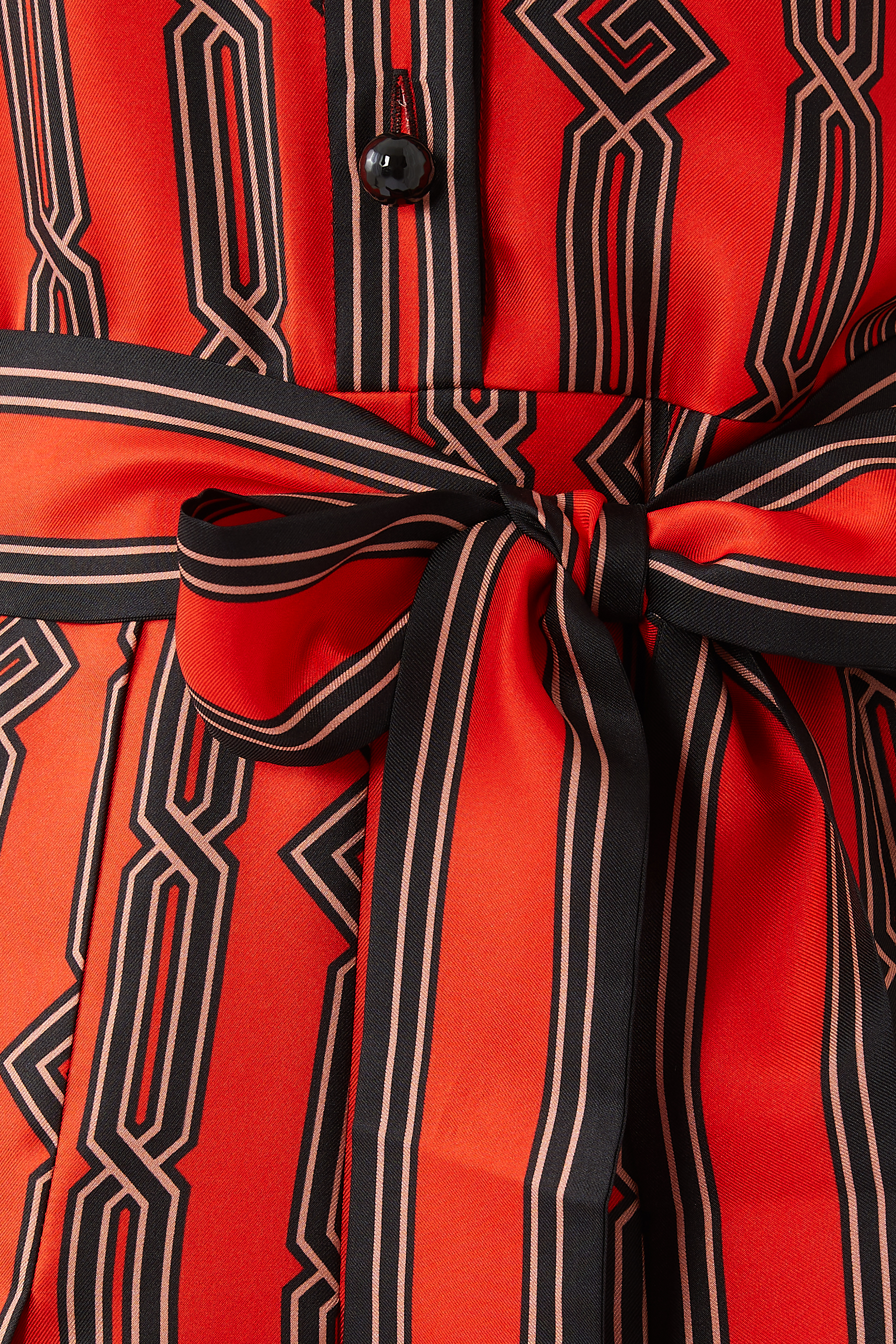 فستان بنقشة سلسلة وحرف G مربع