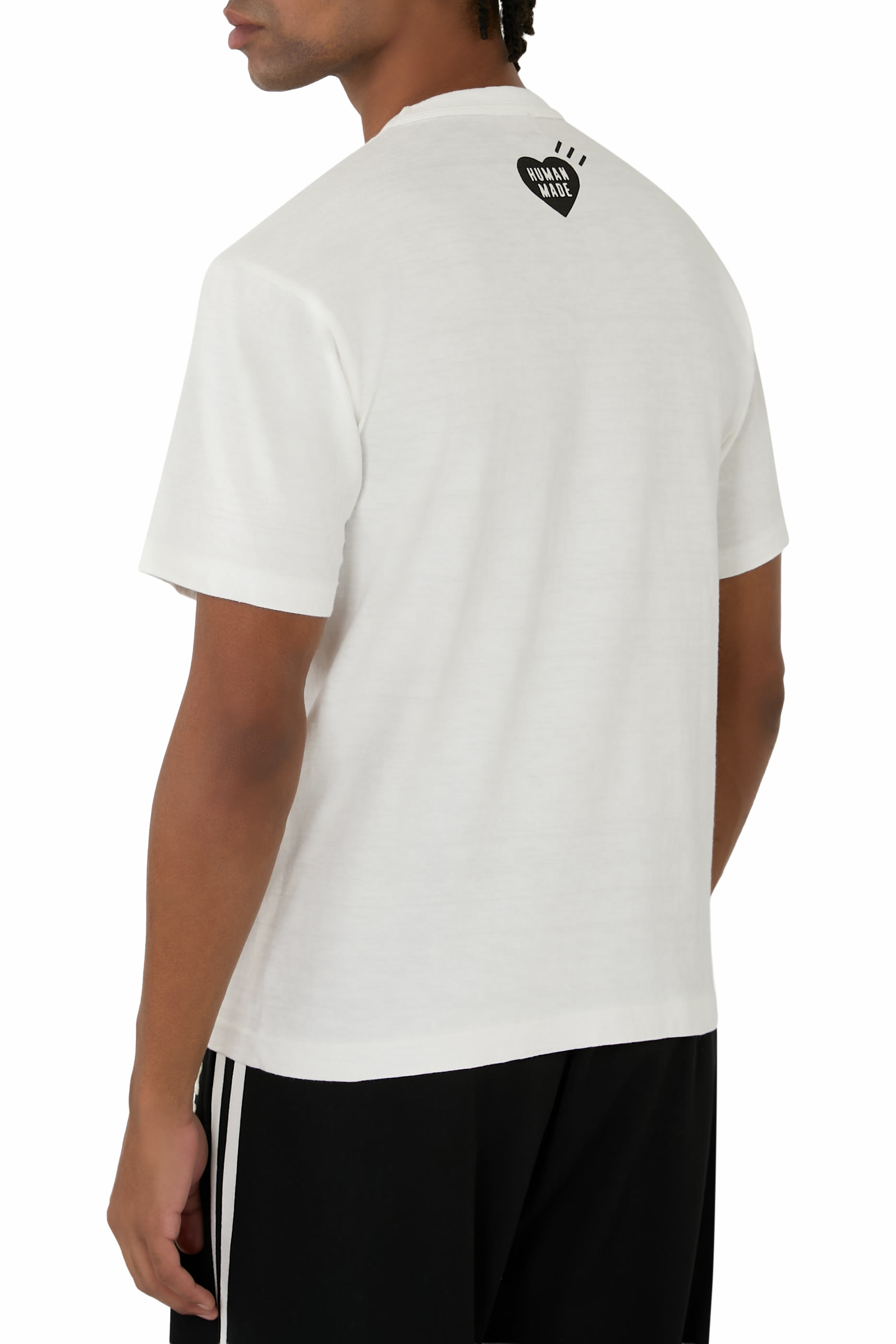 تيشيرت بطبعة غرافيكية