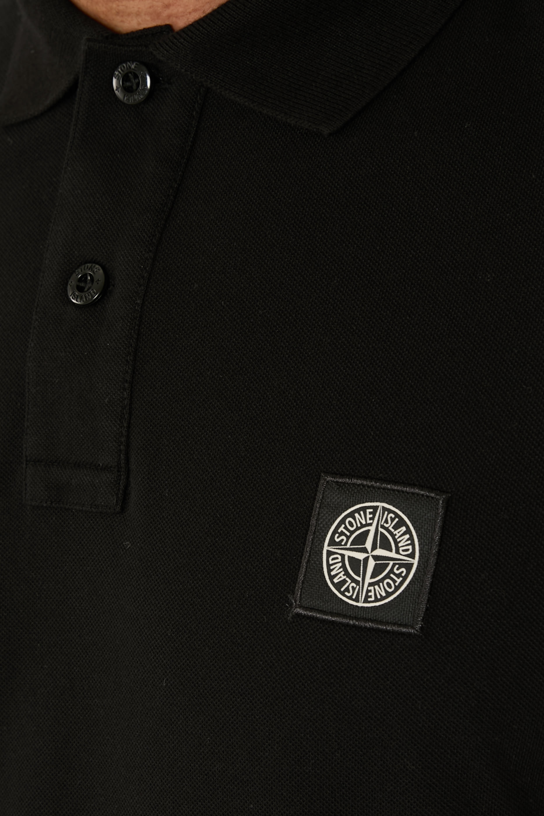 قميص بولو برقعة البوصلة