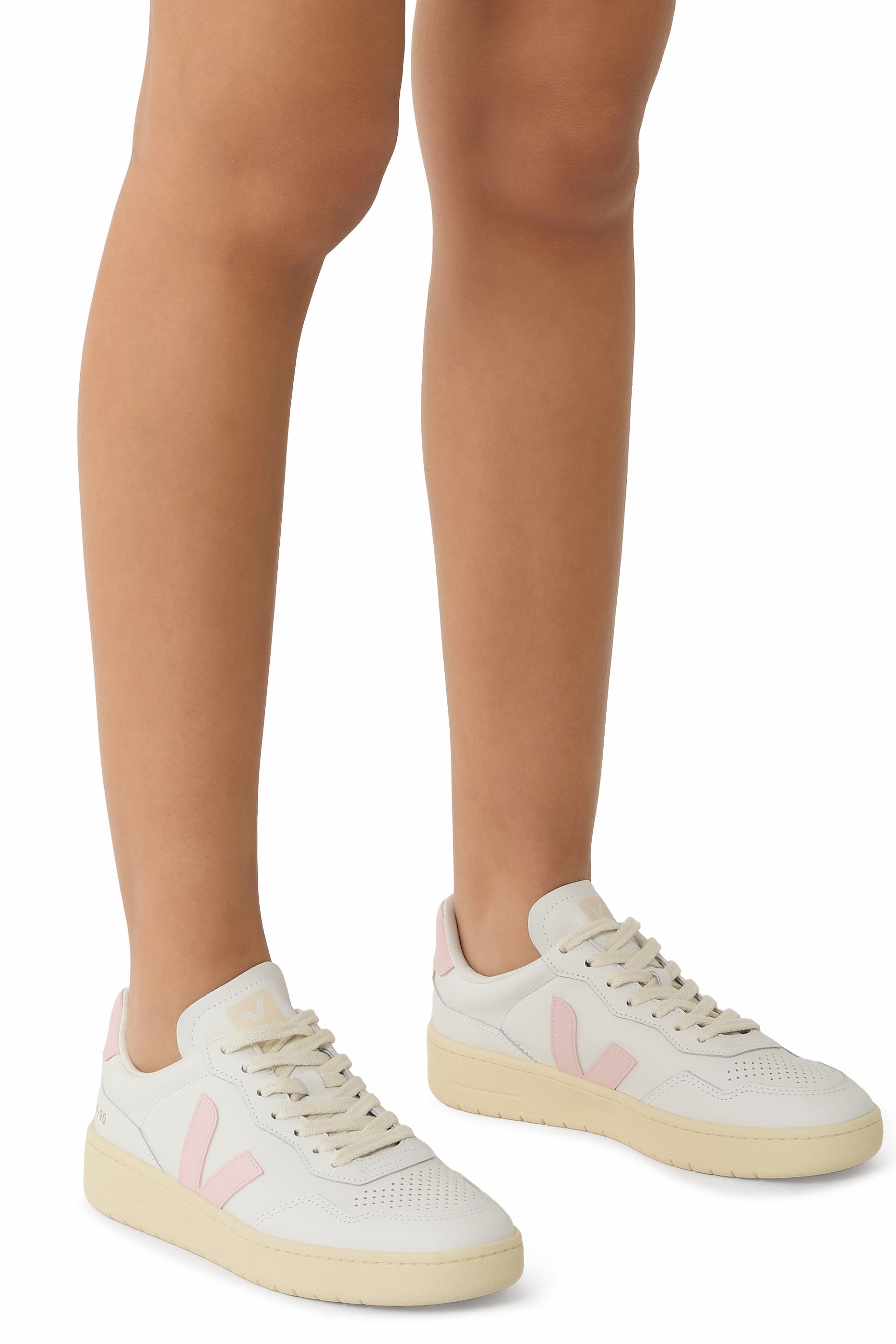 سنيكرز في 90 جلد