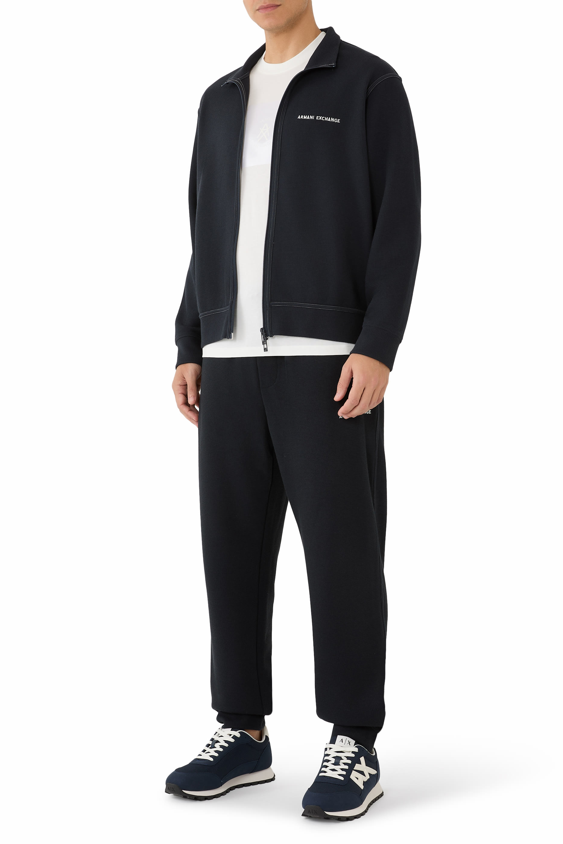 سويت شيرت بسحّاب وشعار حرفي الماركة 