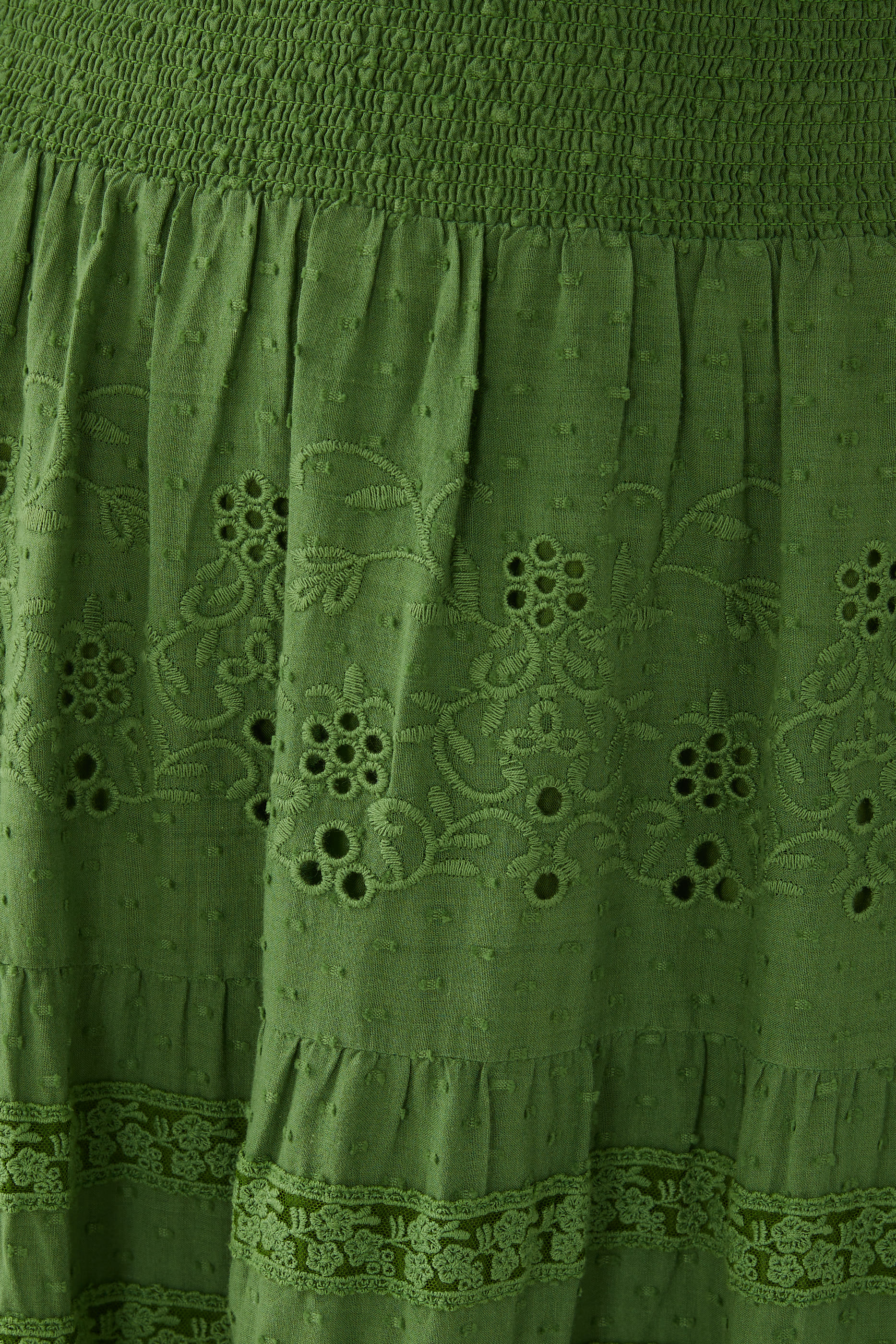 تنورة عائشة طويلة بطبقات