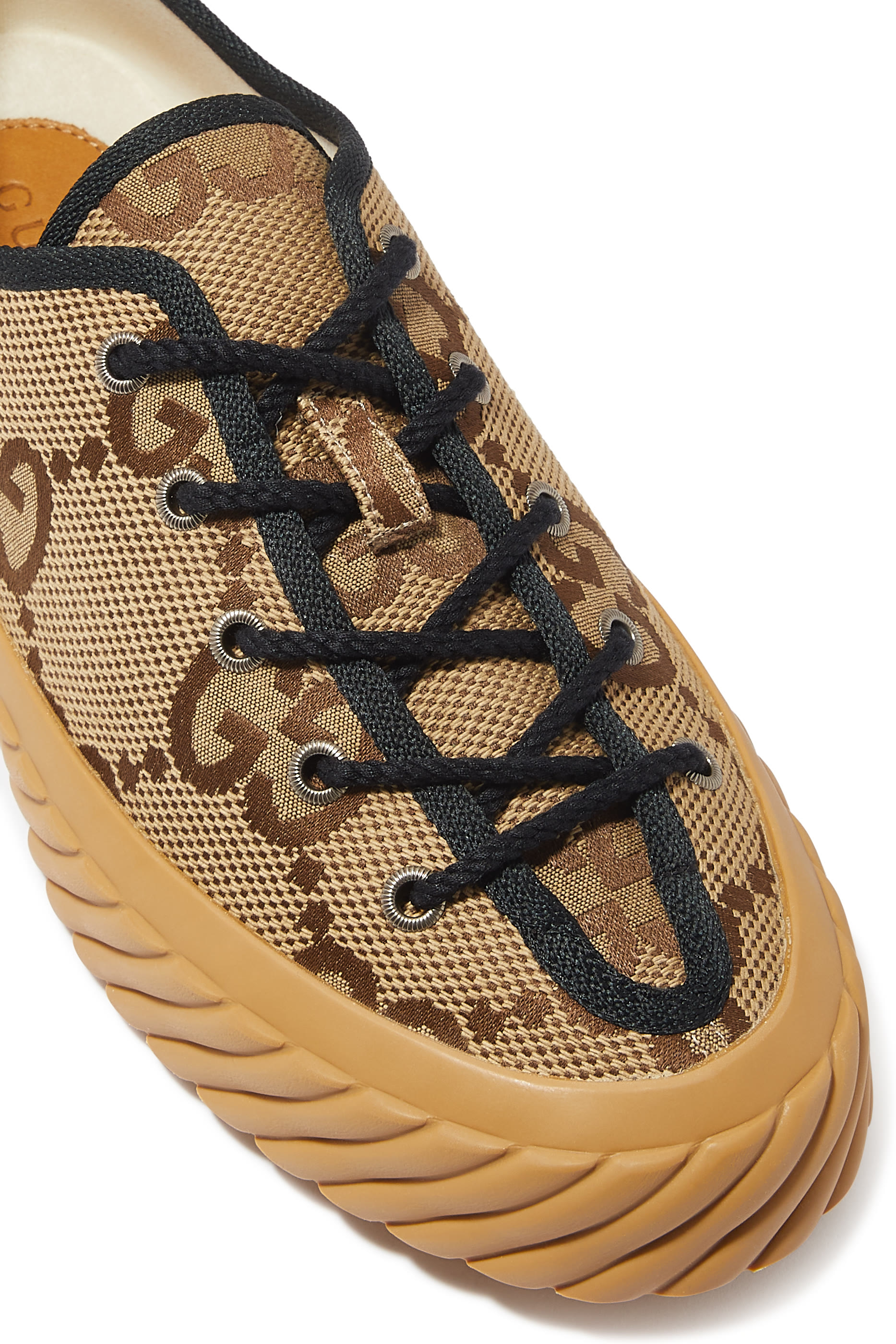 سنيكرز قماش قنب بنقشة شعار GG بحجم كبير