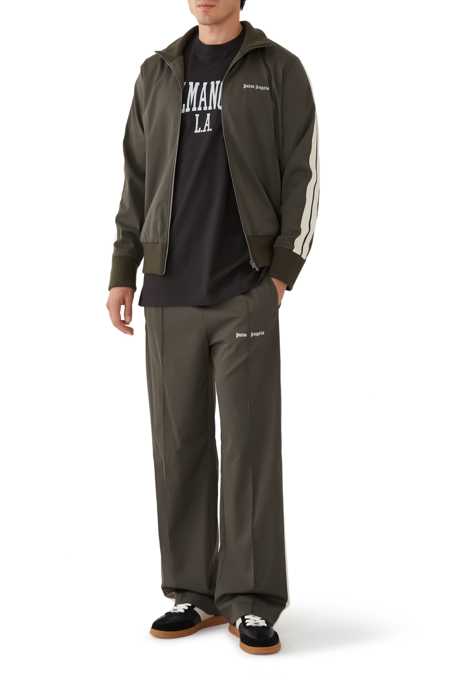 تيشيرت بتصميم جامعي