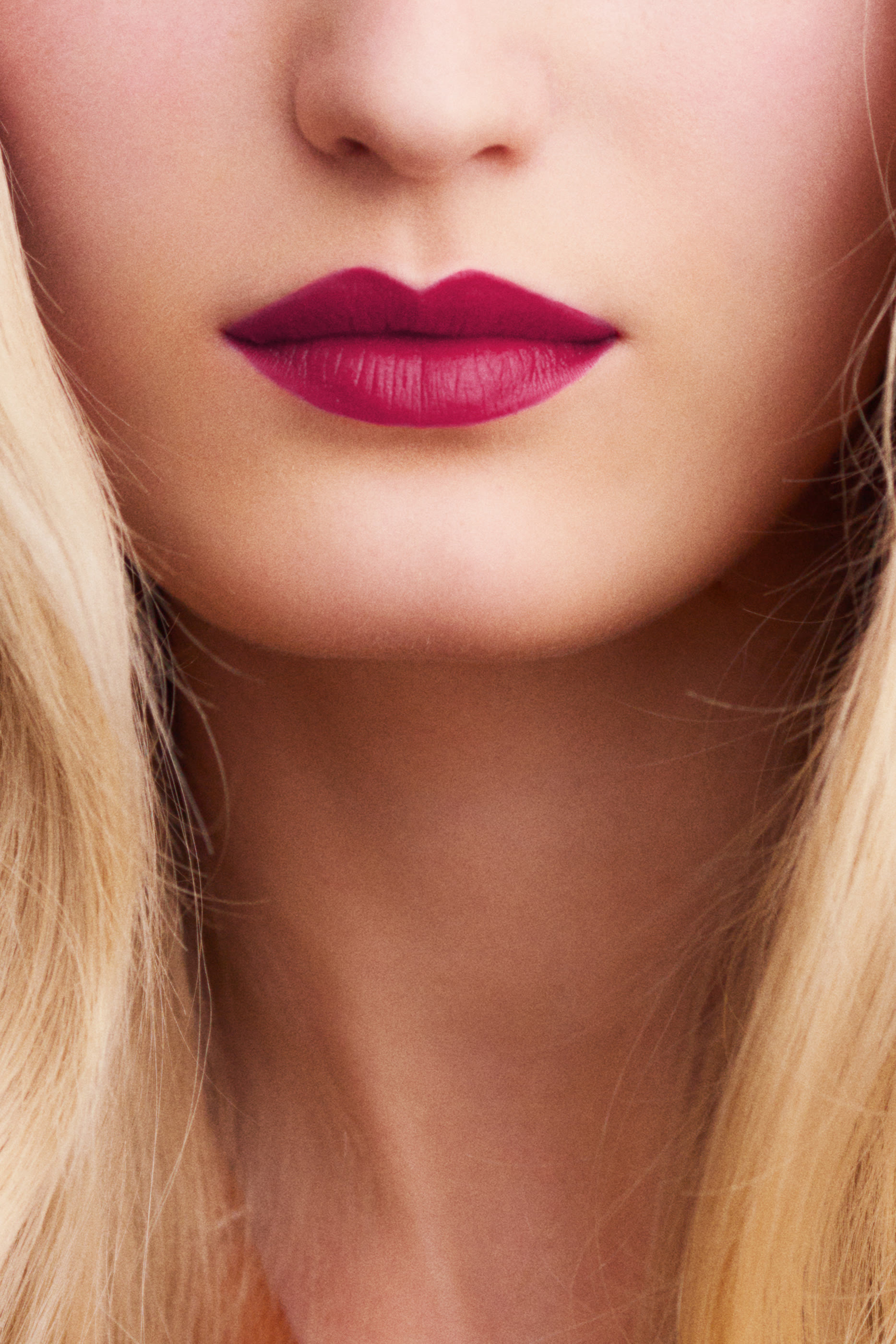 أحمر شفاه روج غير لامع درجة روز نوي