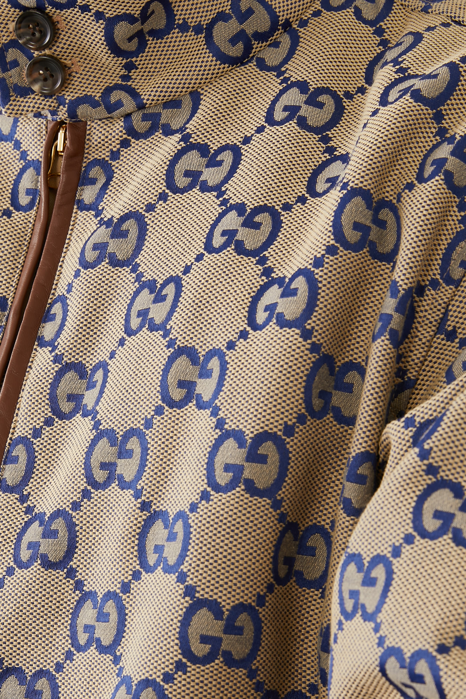 جاكيت قنب بنقشة حرفي شعار الماركة