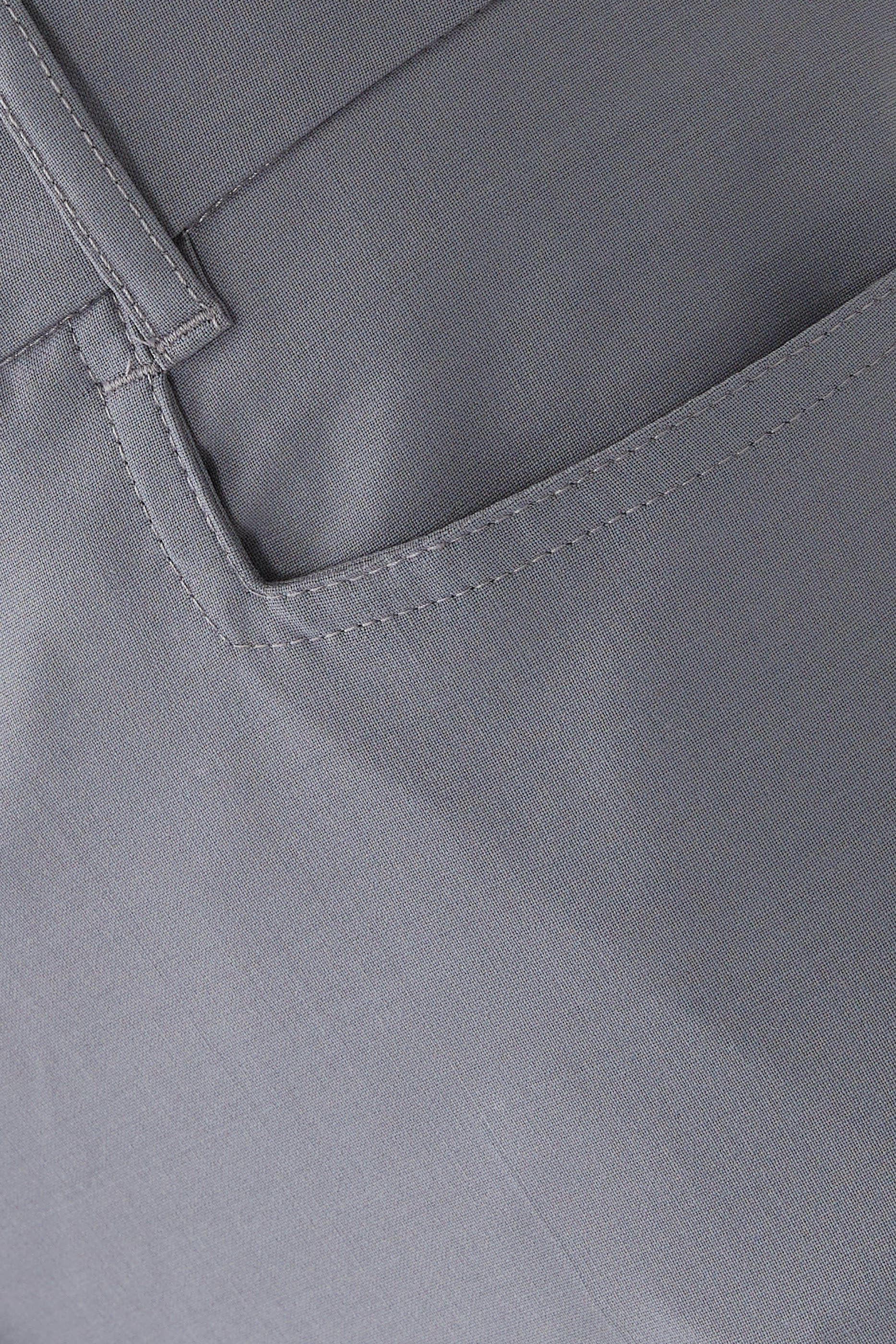 بنطال بقصة واسعة