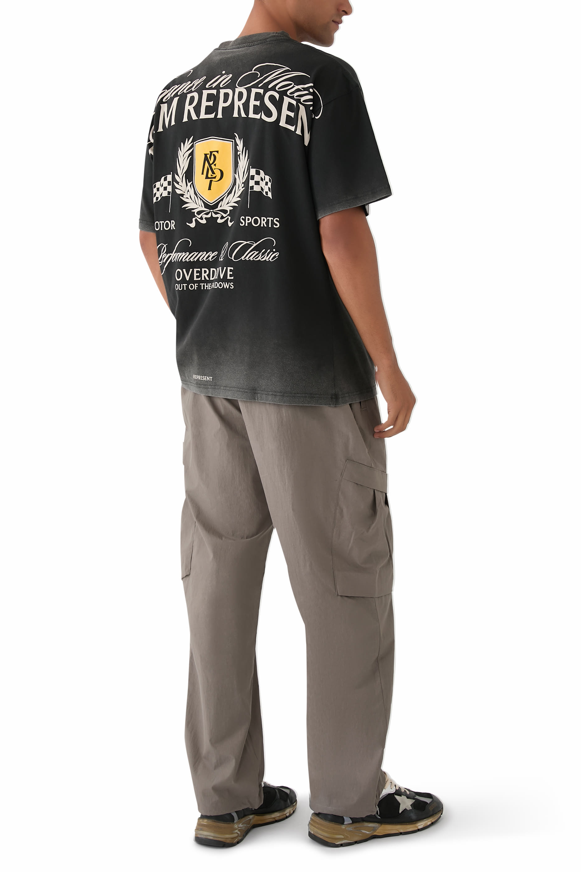 تيشيرت بشعار الماركة