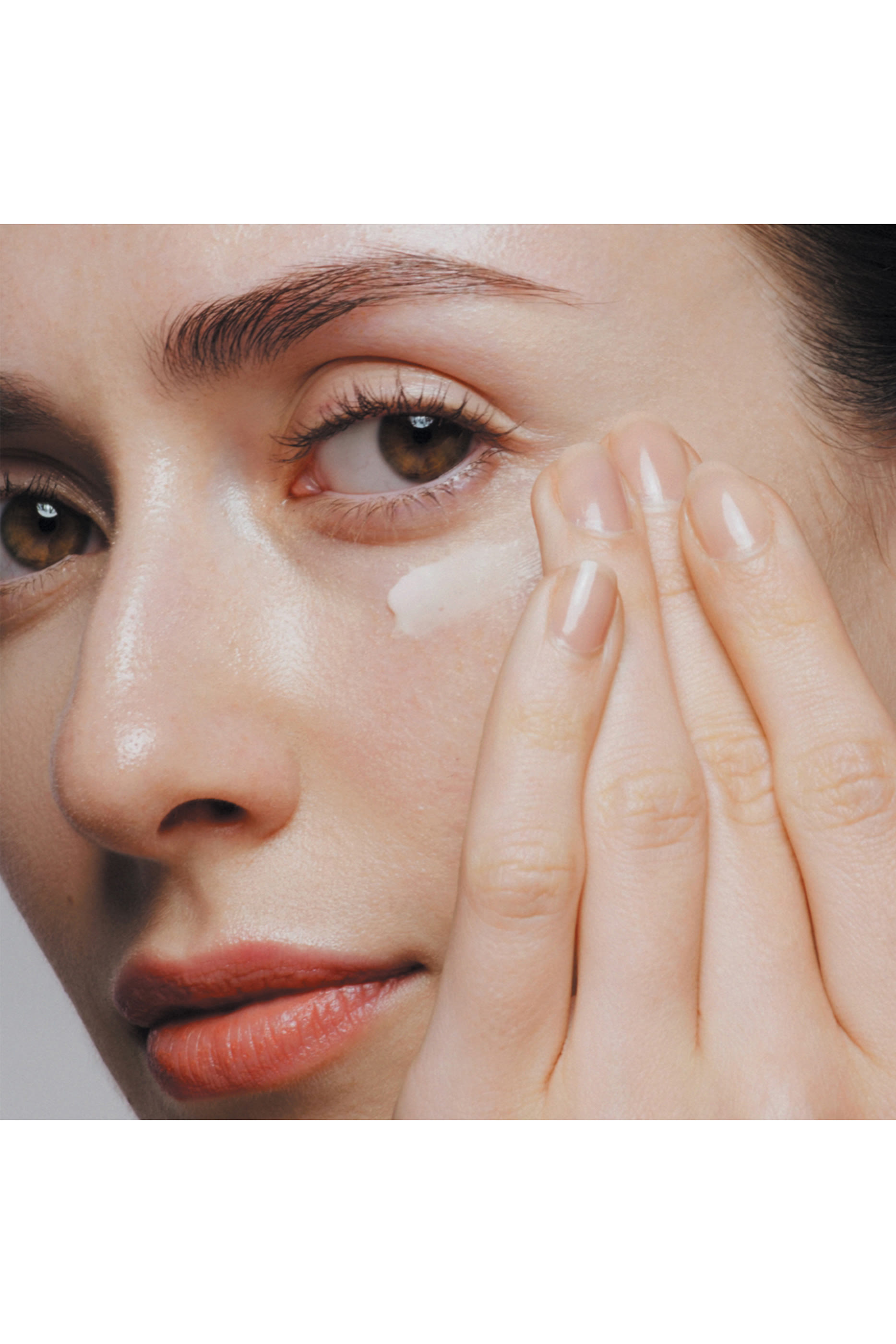 كريم مجدد للخلايا حول الشفاه والعينين فيوتشر سولوشن ال اكس