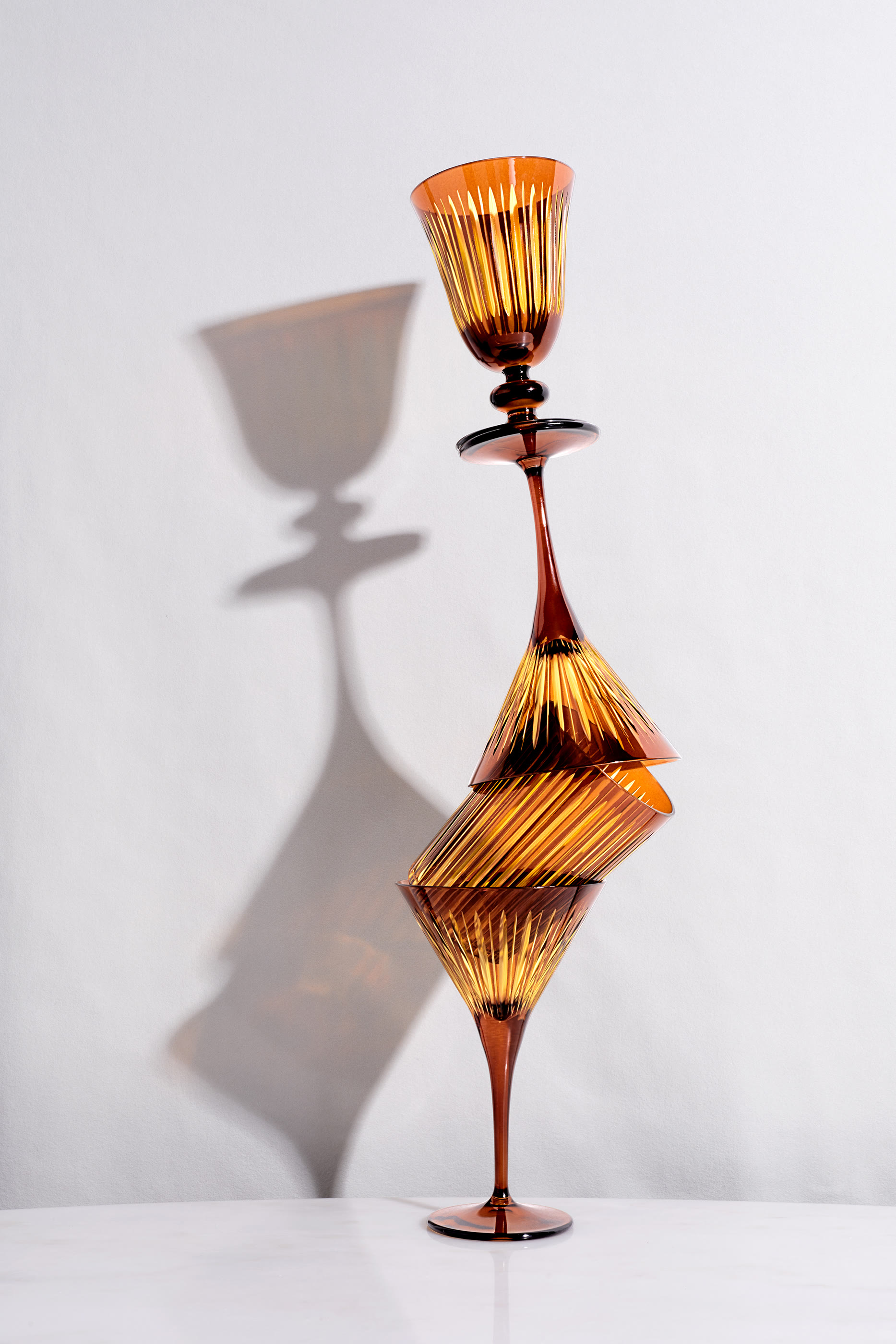 طقم كؤوس مشروبات فاخرة بريزم امبر، 4 قطع