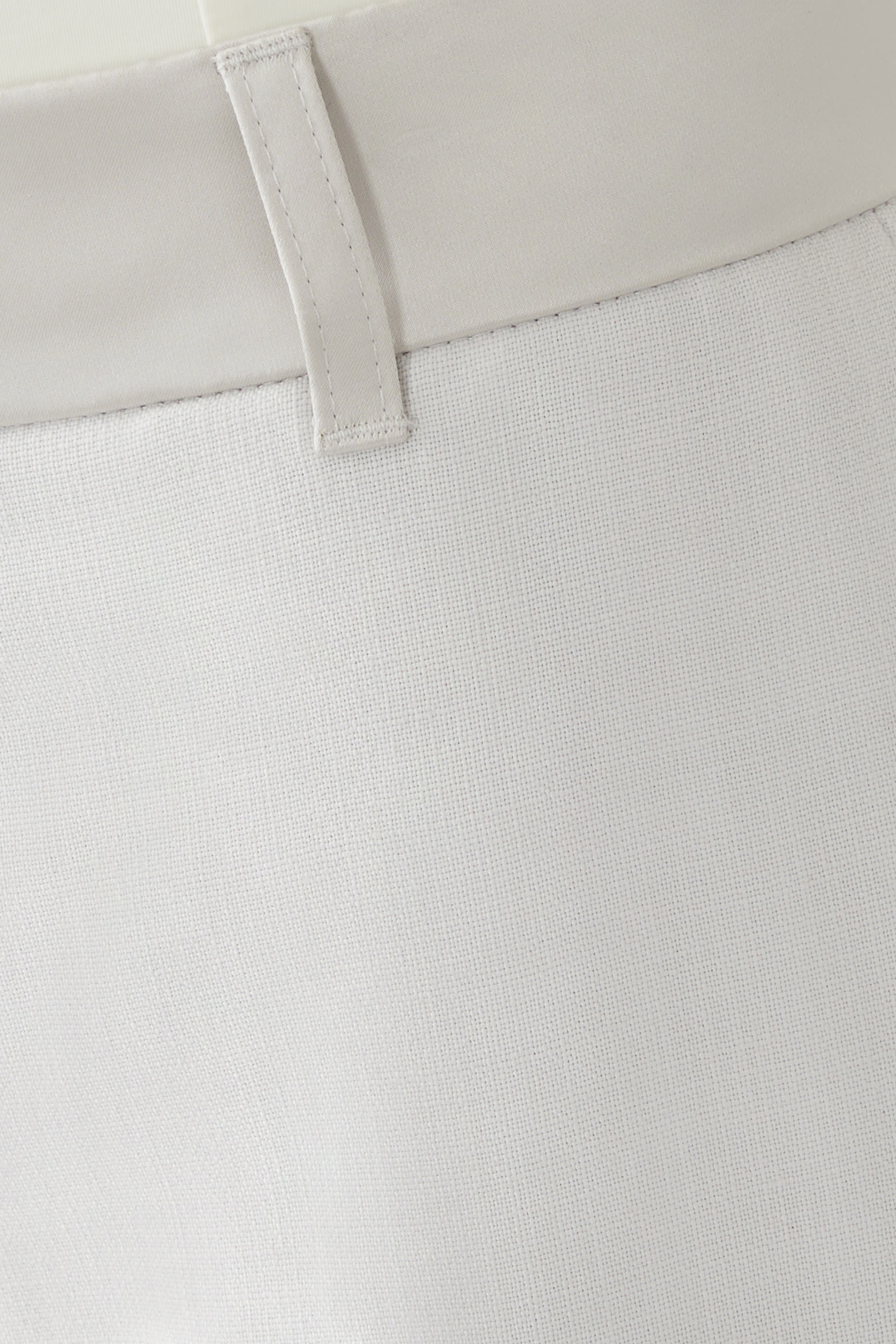 بنطال بقصة ملاءمة للجسم صوف