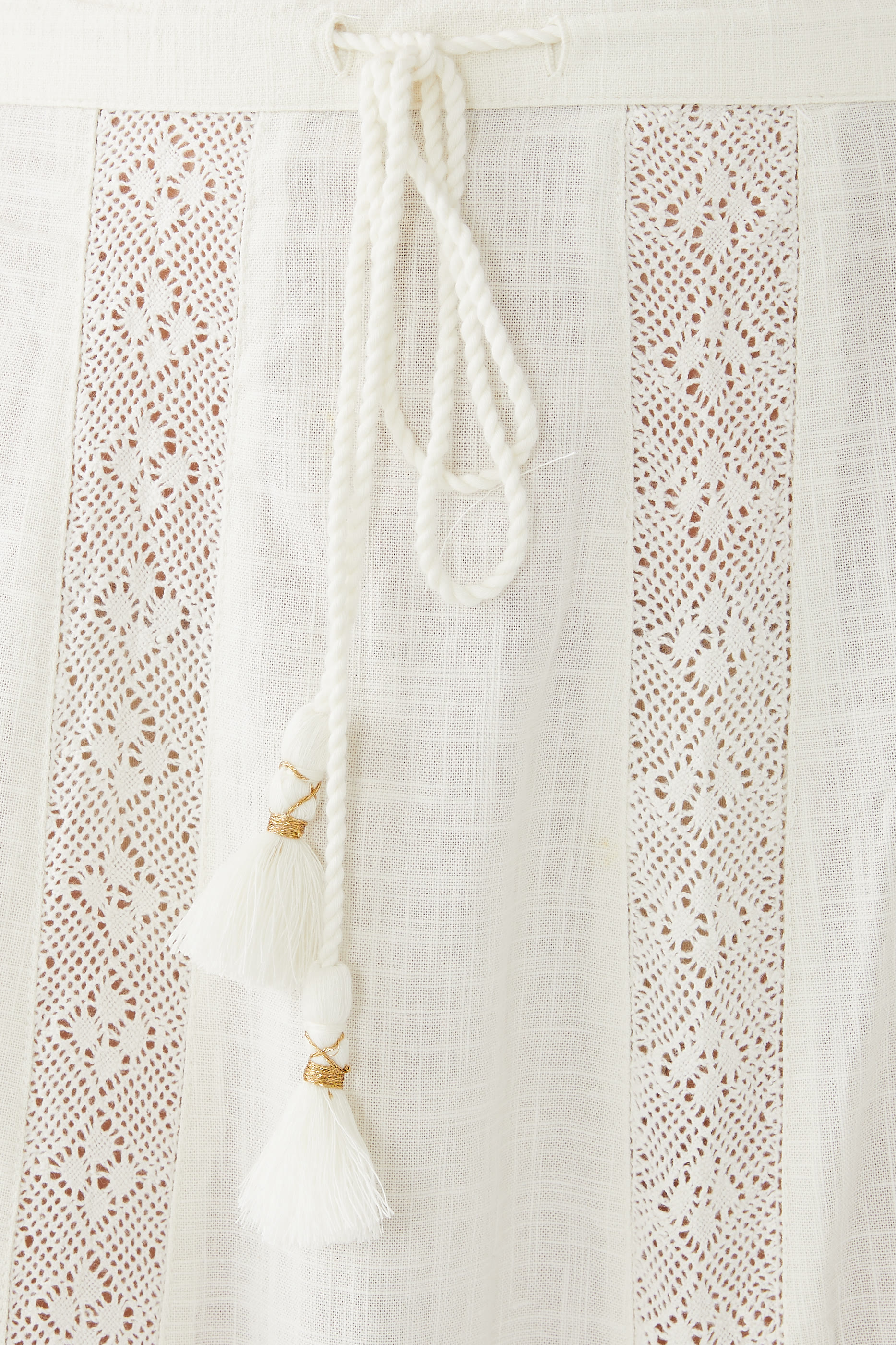 تنورة سيرندبيتي دانتيل