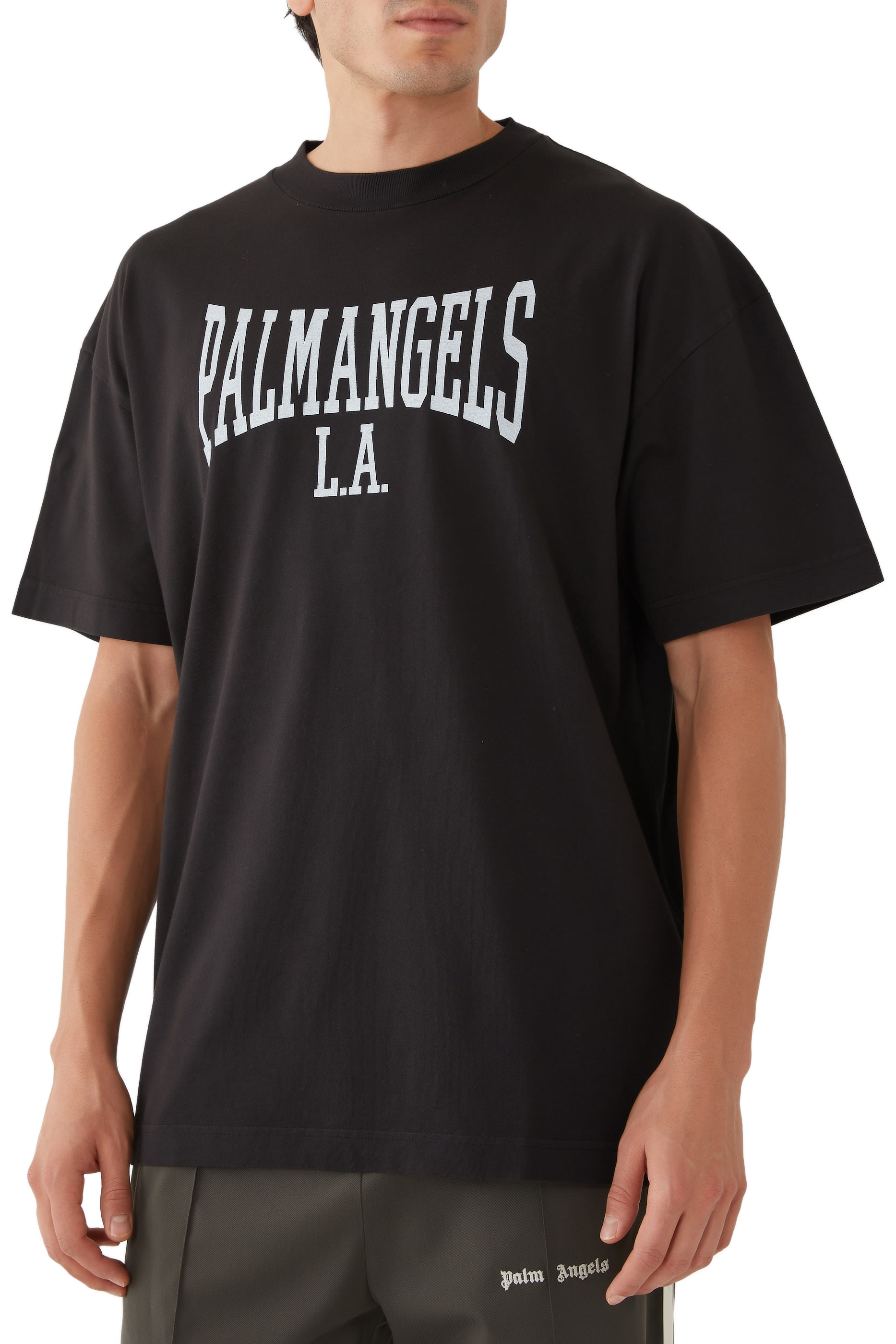 تيشيرت بتصميم جامعي