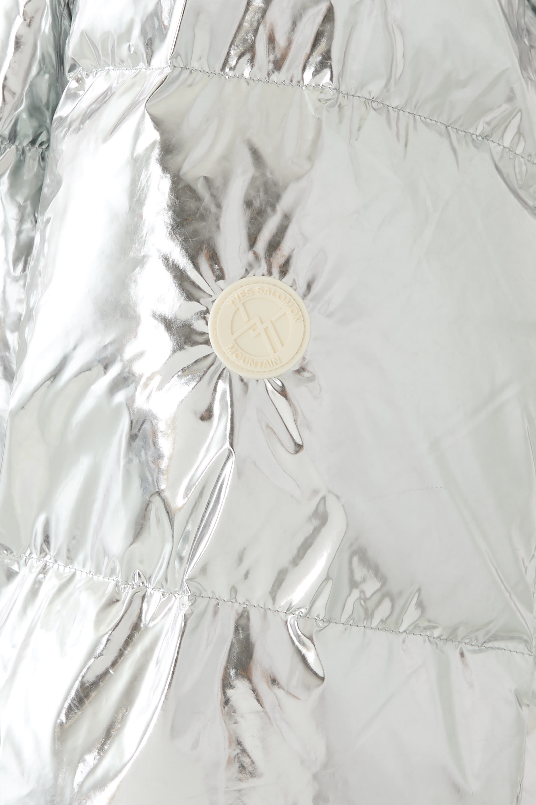 جاكيت مبطن بغطاء للرأس نايلون لامع معالج