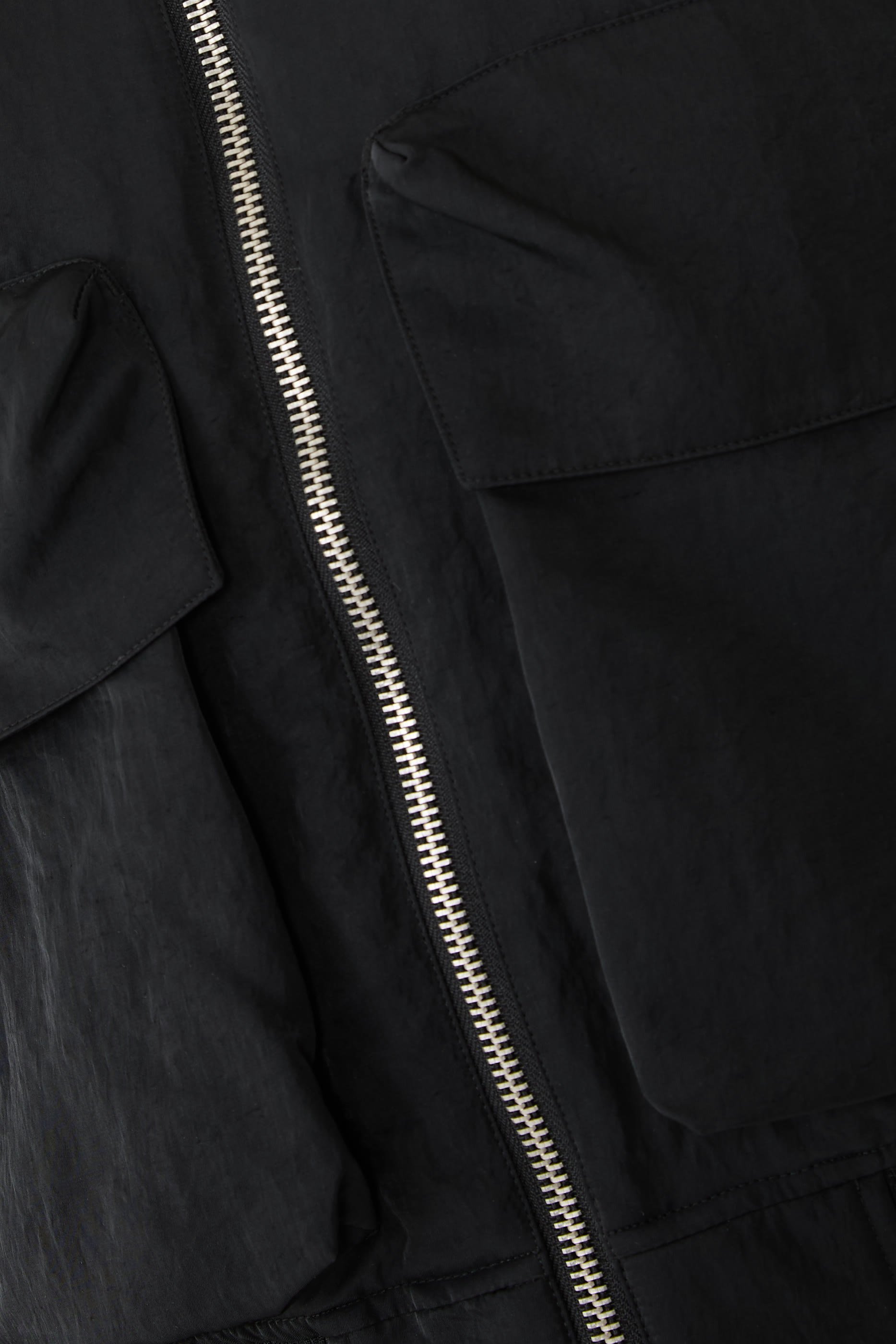 جاكيت بومبر نايلون ناعم