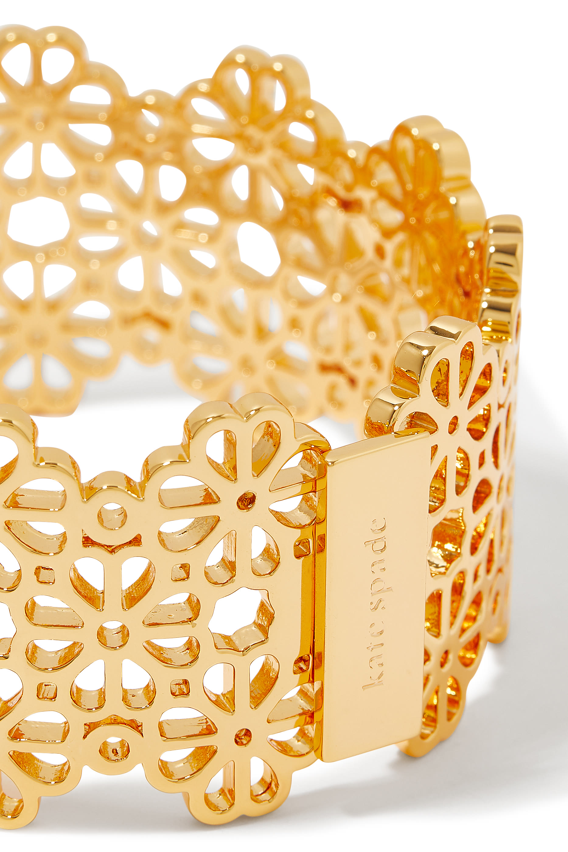 سوار ستيتمنت بزهور بالشكل البستوني وفتحات