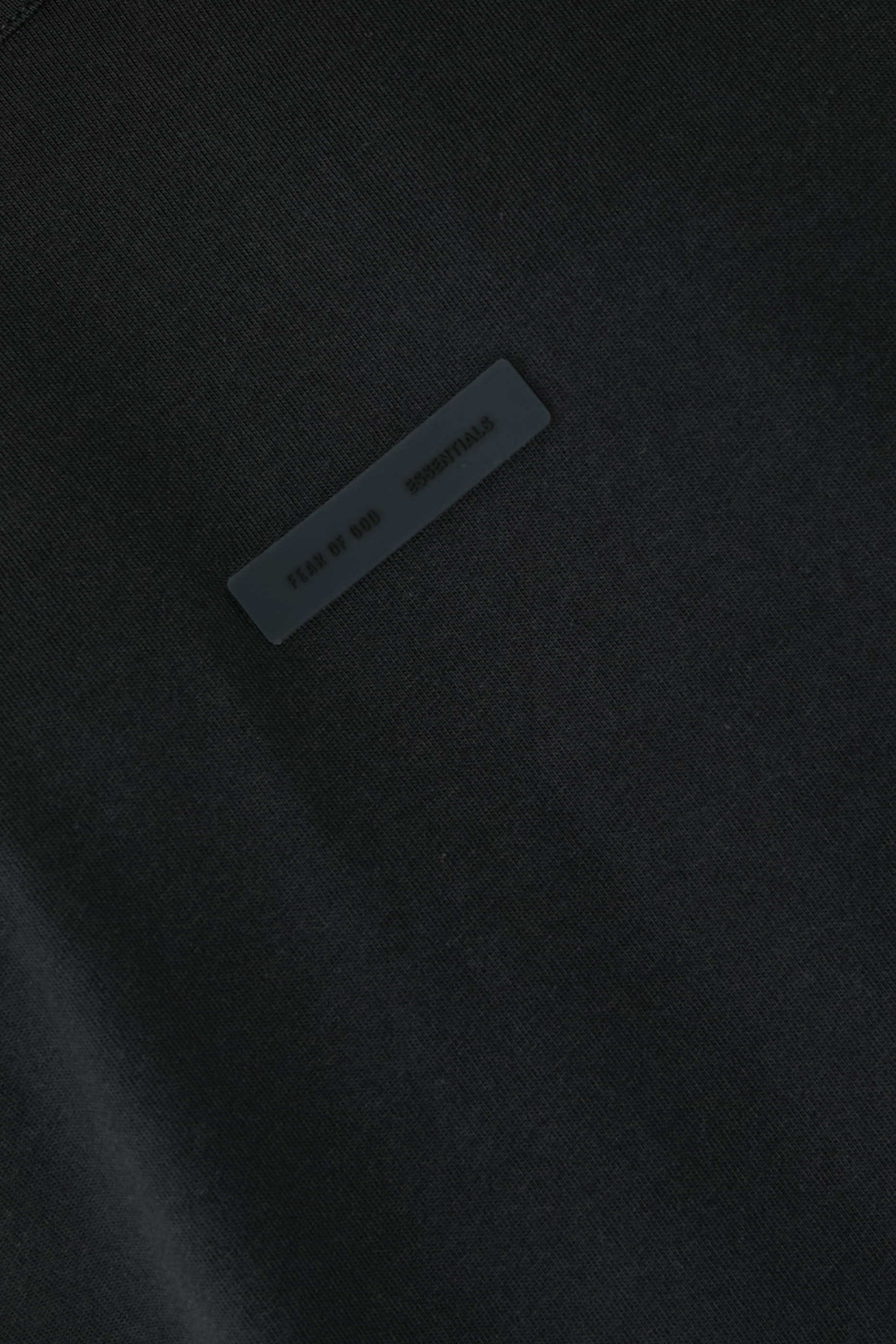 تيشيرت بلا أكمام خفيف الوزن مزين بشعار الماركة