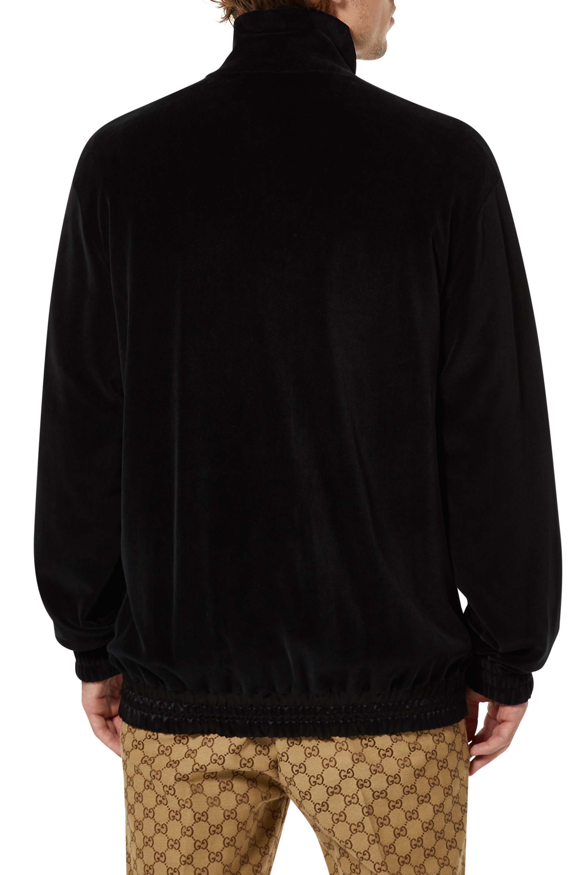 جاكيت شينل مطرز بقصة فضفاضة