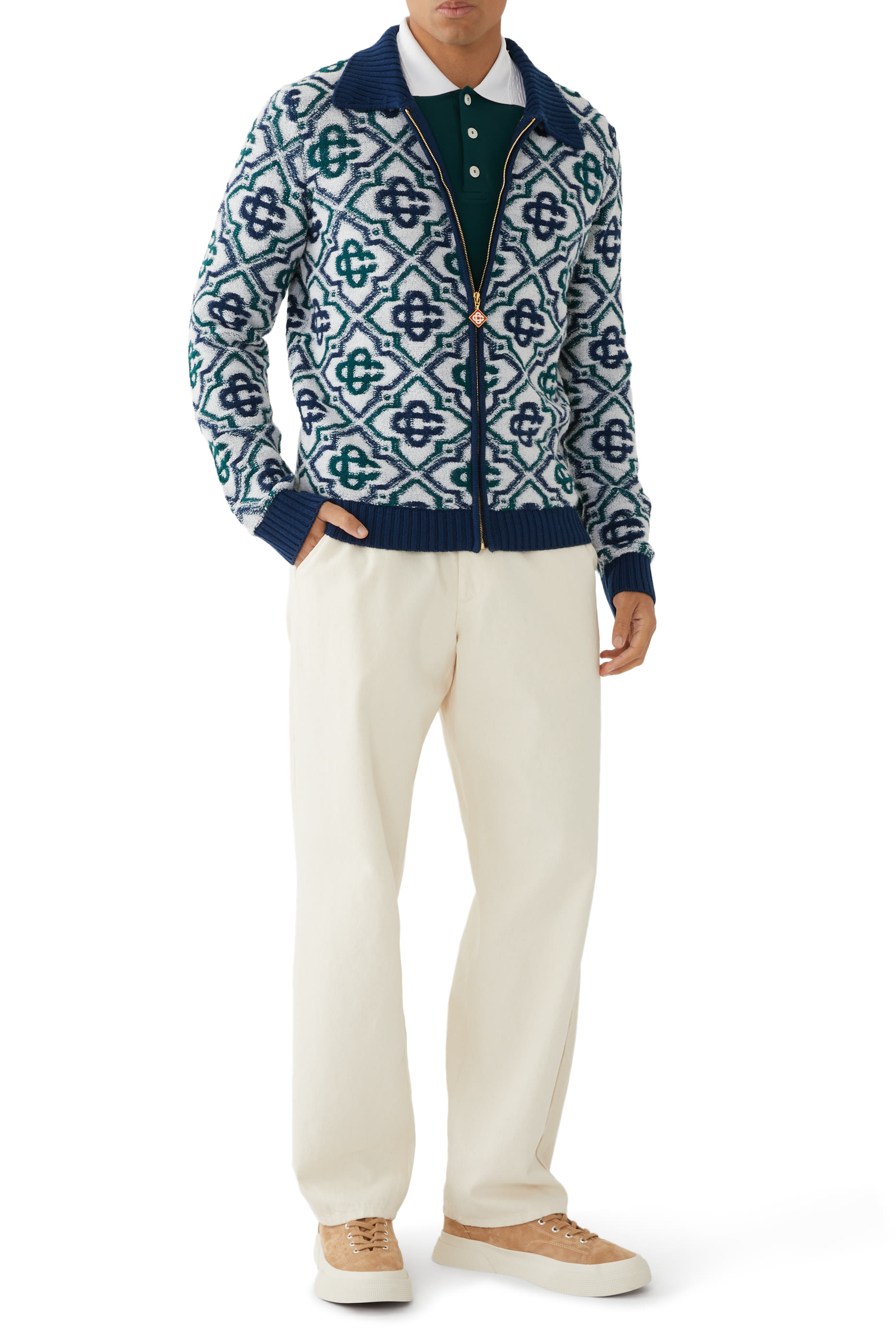 سترة مزينة بحروف شعار الماركة بسحاب