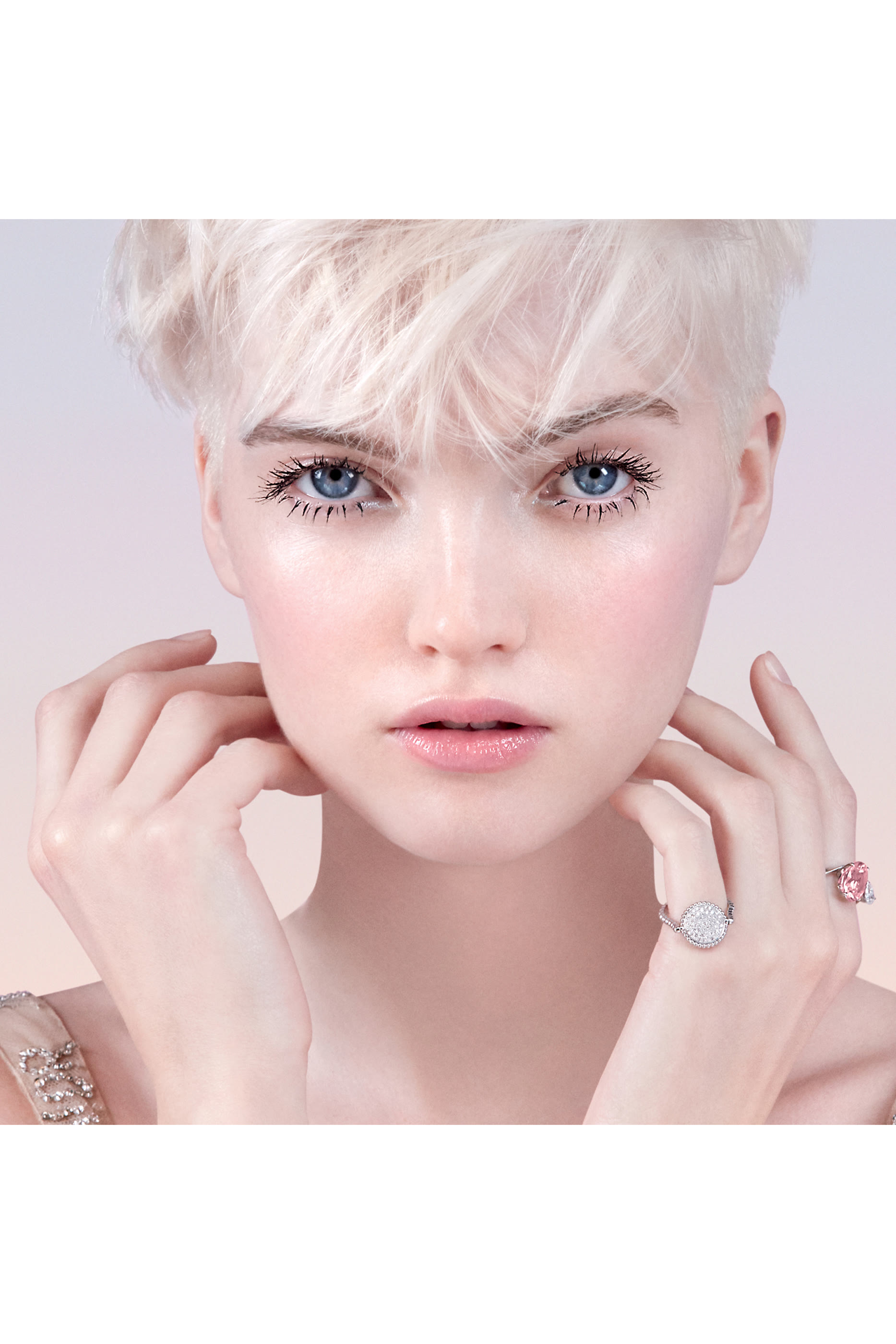 واقي الشمس ديور سنو ألتميت يو في شيلد المسامي لتفتيح البشرة بعامل SPF 50+ PA+++