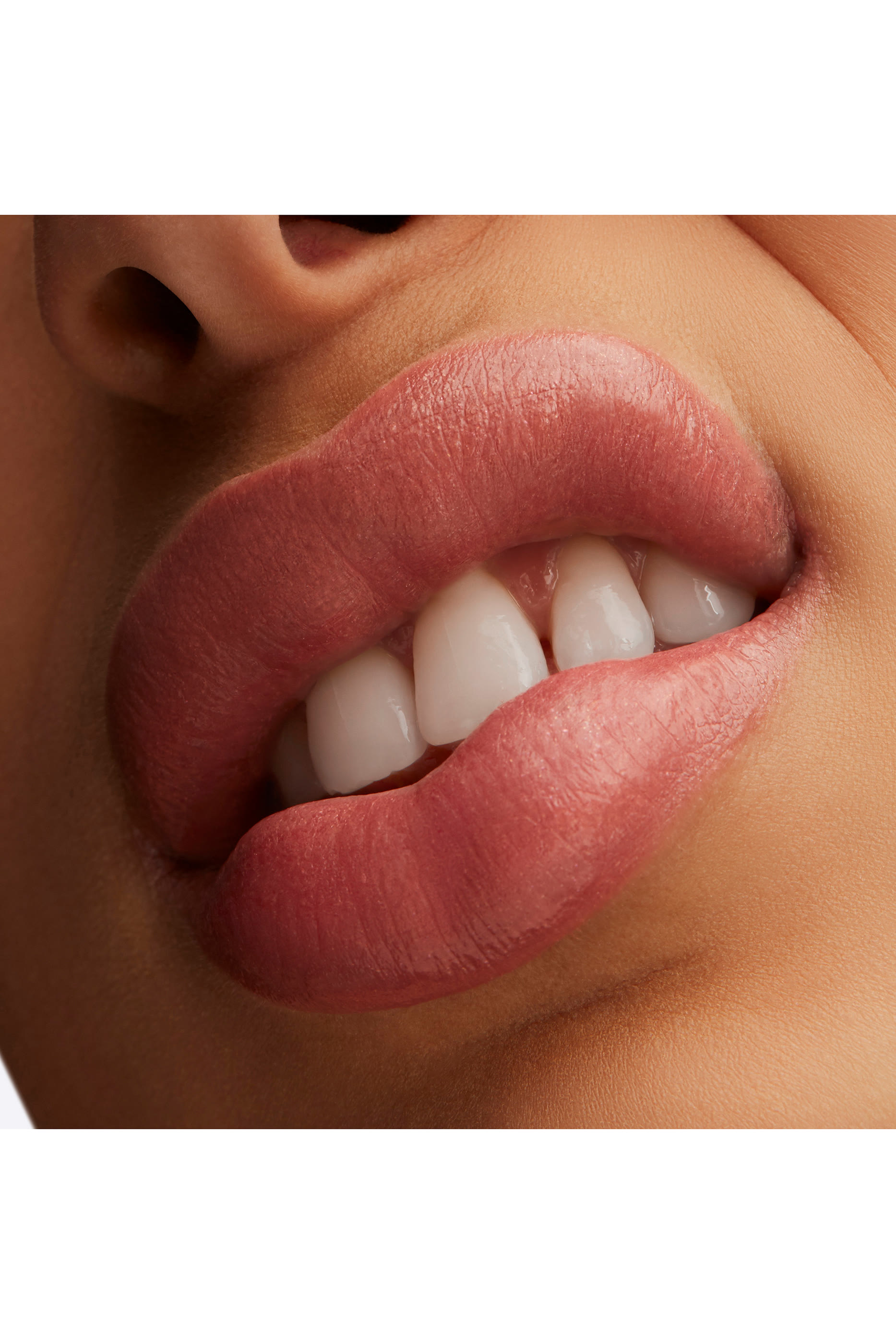 أحمر شفاه لستر جلاس شفاف لامع