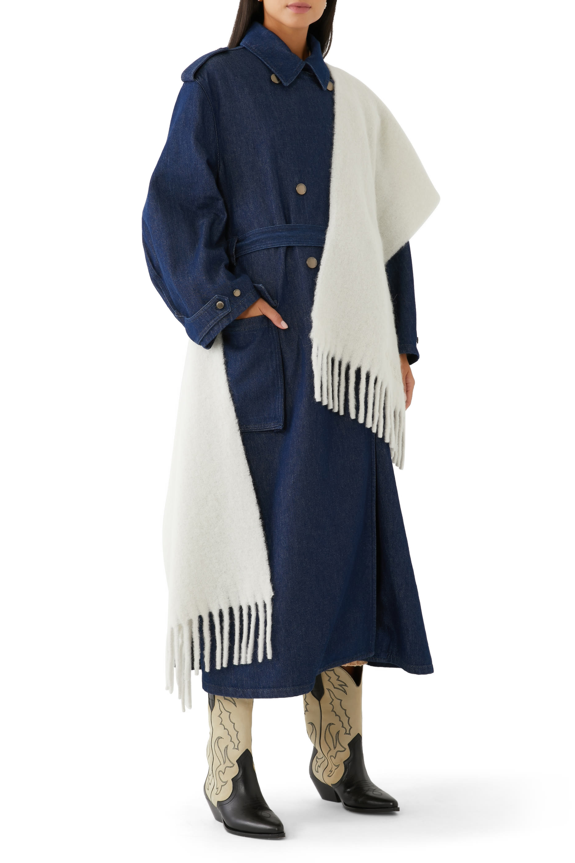 وشاح فيرني مزين بشرابات