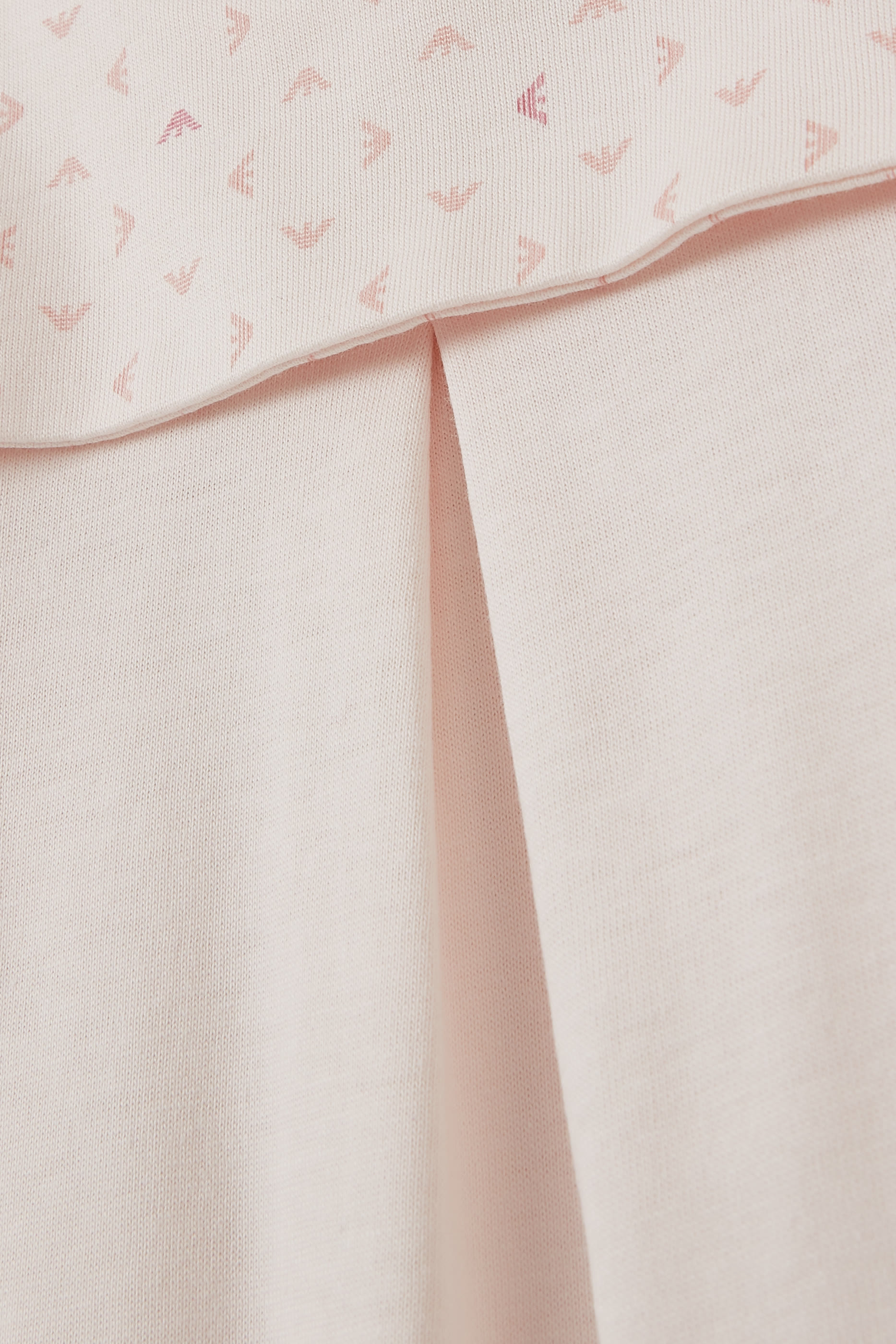 طقم هدايا بدلة للرضع بشعار الماركة