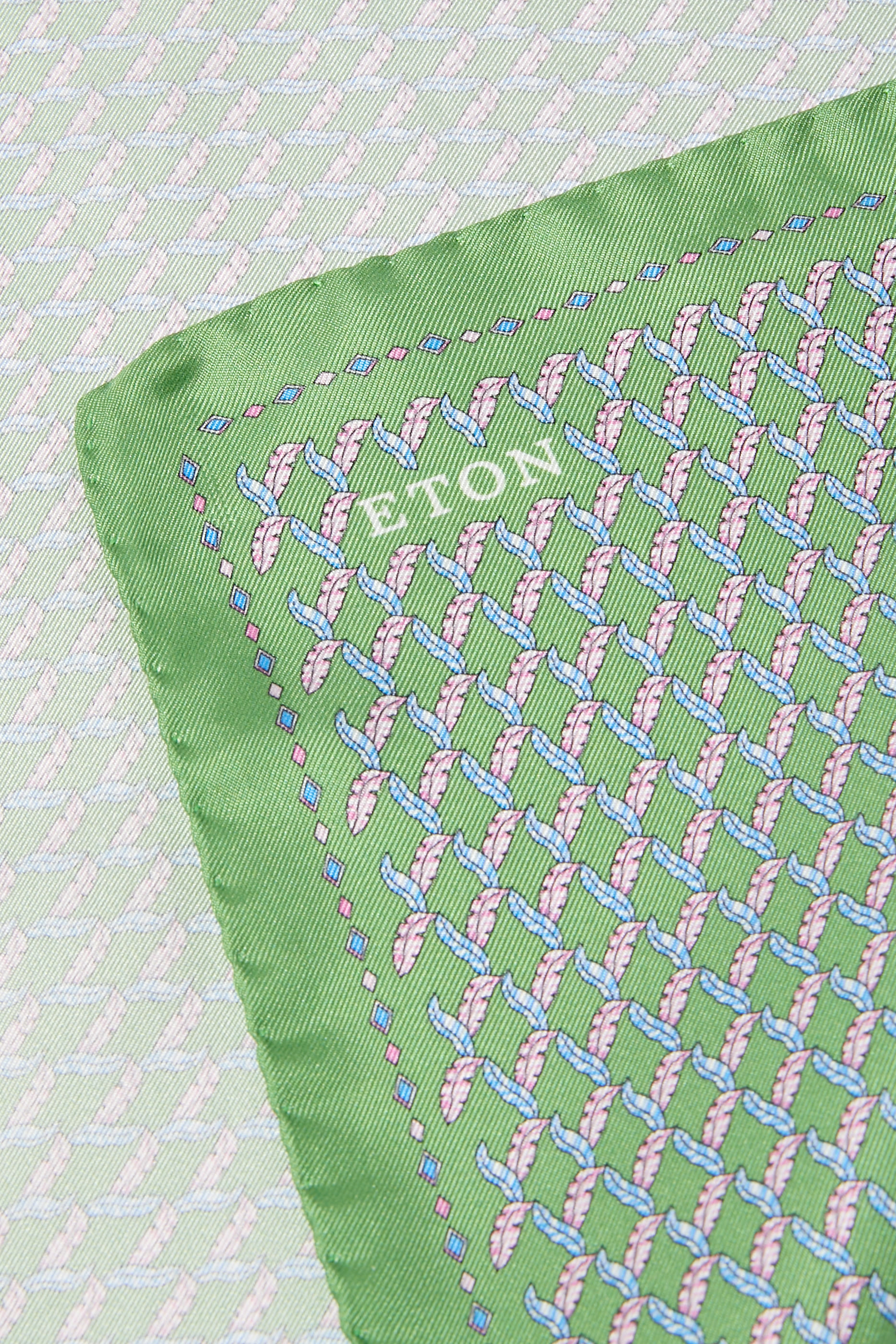 منديل جيب بنقشات ريش حرير تويل