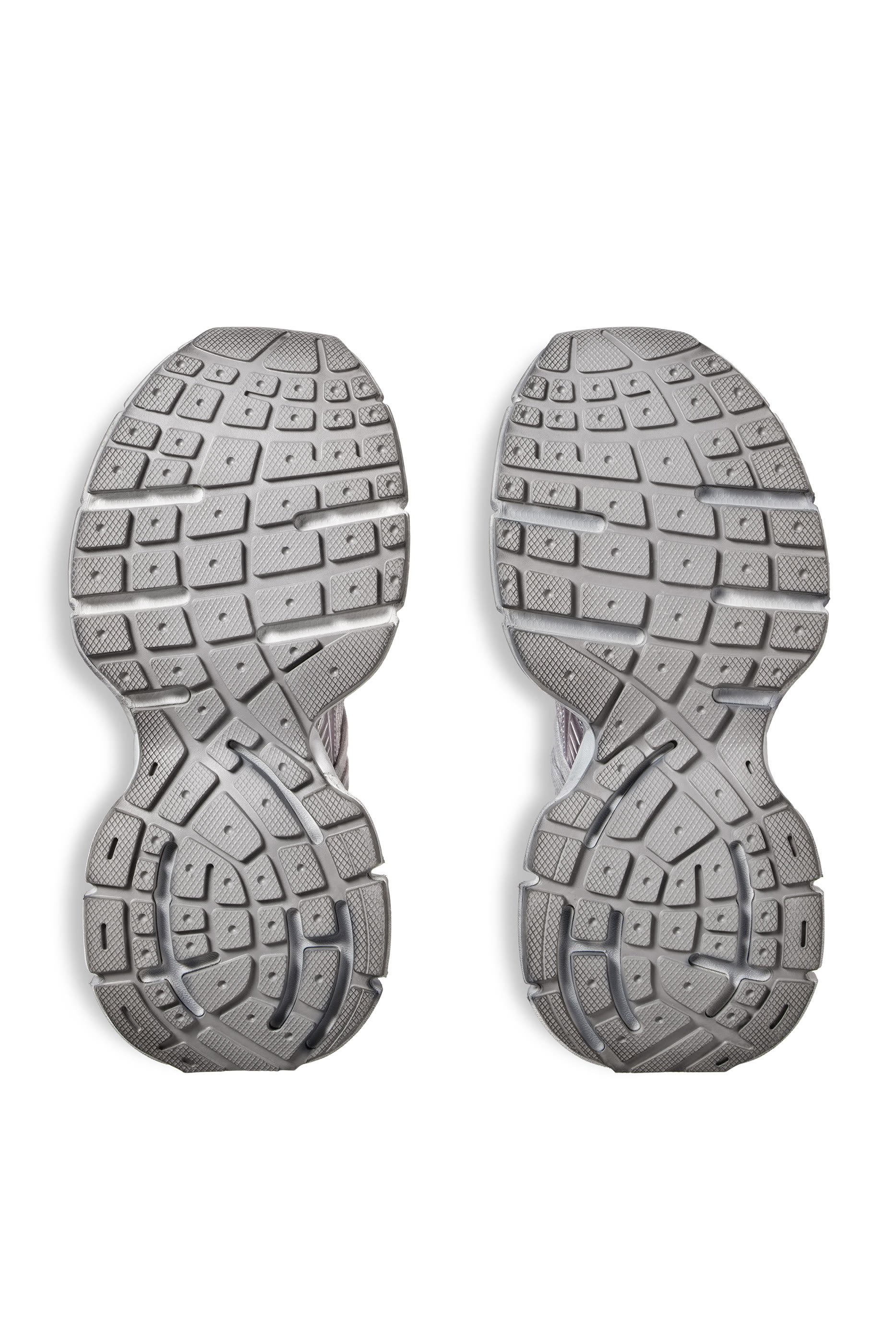 سنيكرز إكستريم بأربطة 3 إكس ال 