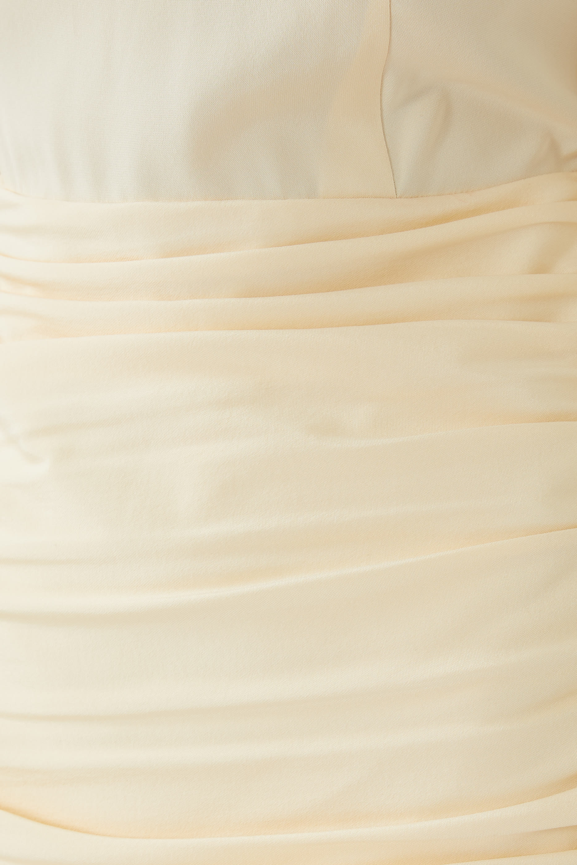 فستان حرير بكشكش