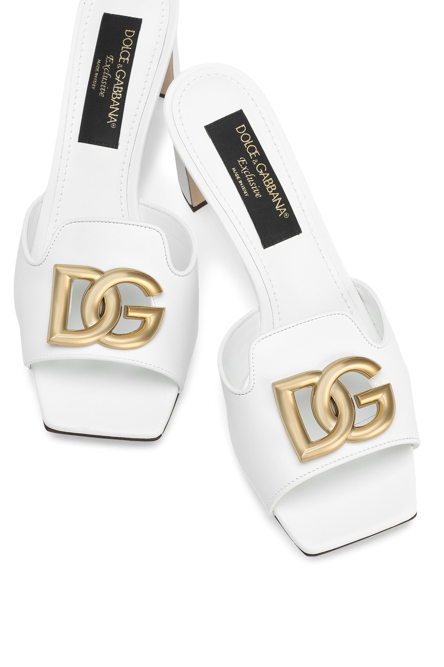 صندل 65 بشعار الماركة